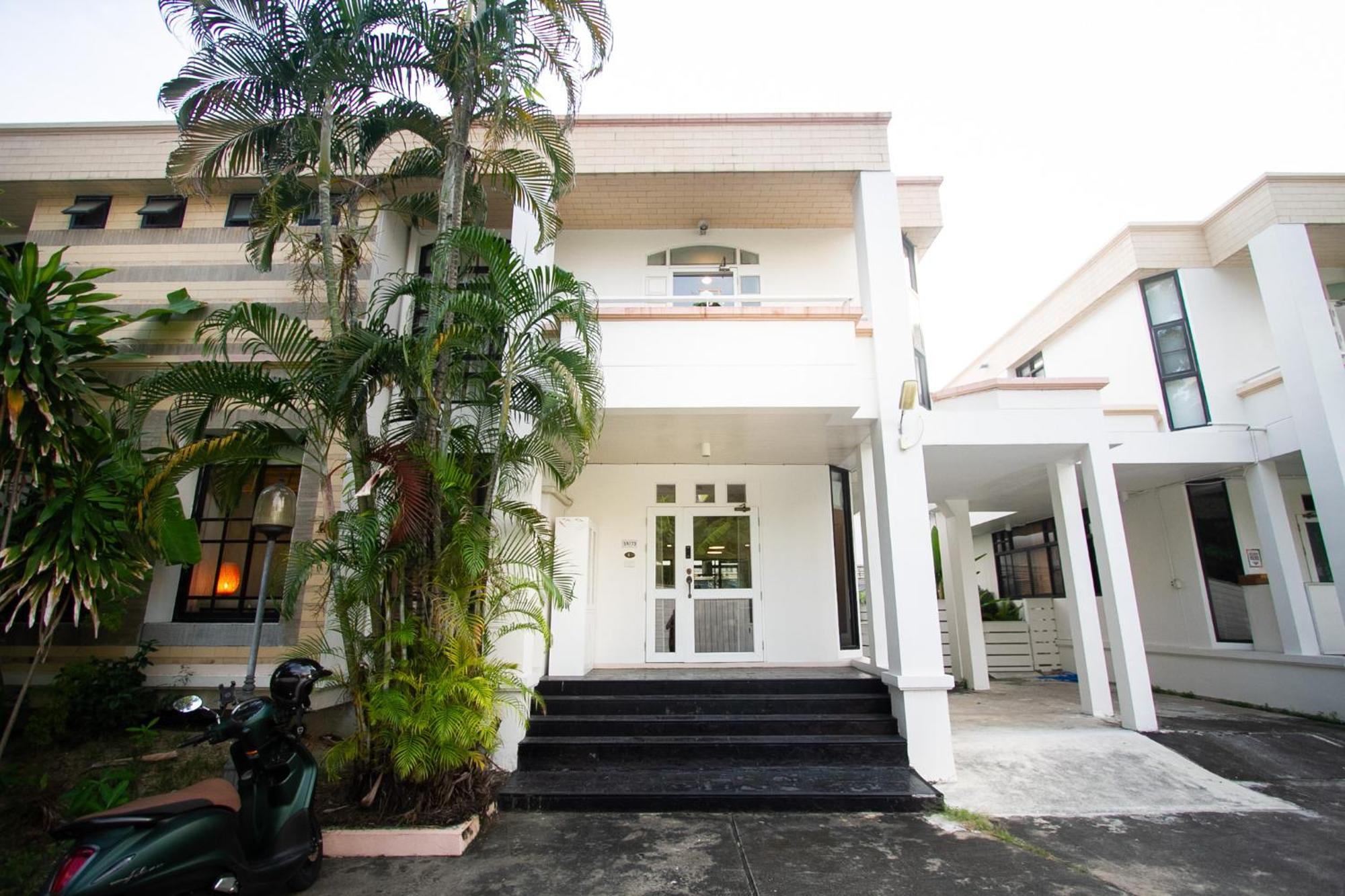 Spacious 4-bedroom Oasis In The Heart Of Sukhumvit Villa Bangkok