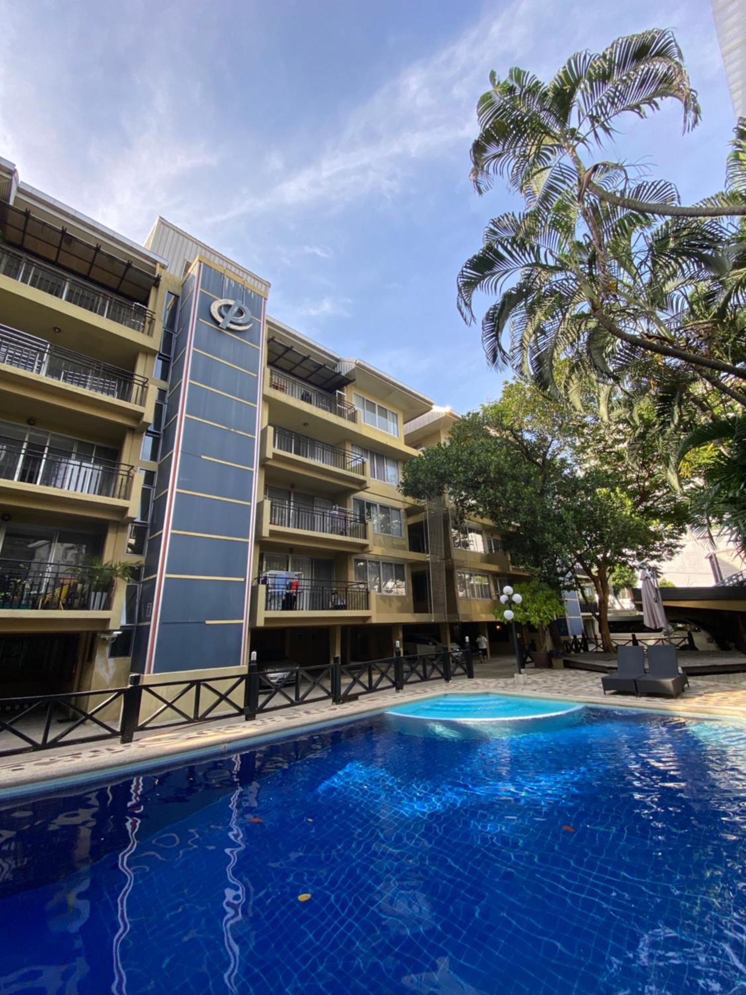 Phatana Court Gasthof *