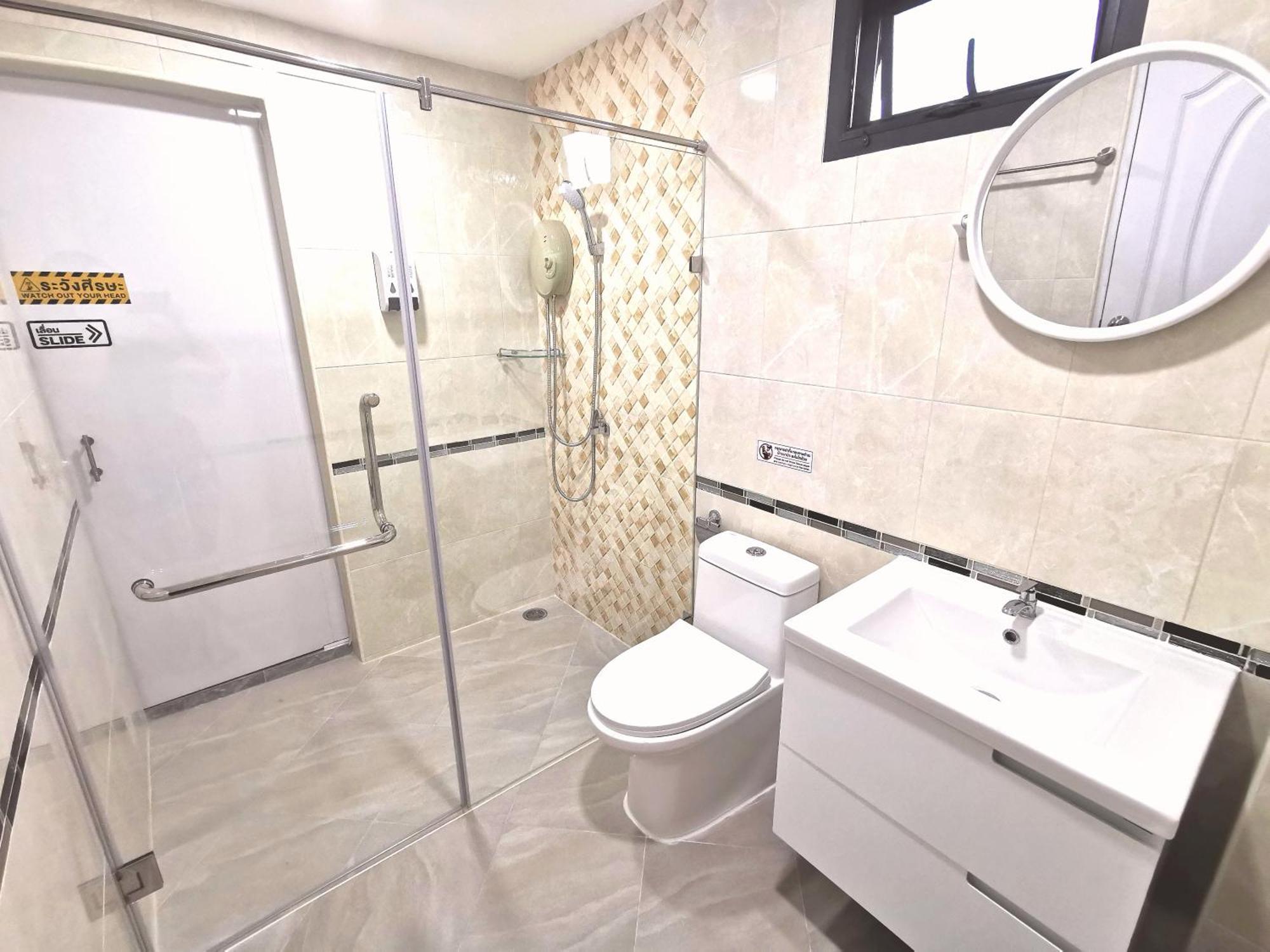 Casa de férias New! Kg 3 Bedrooms/ Free Wi-fi Bangkok
