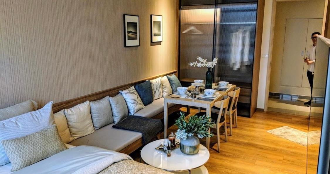 Super Luxury Sukhumvit 24 Apartemen *