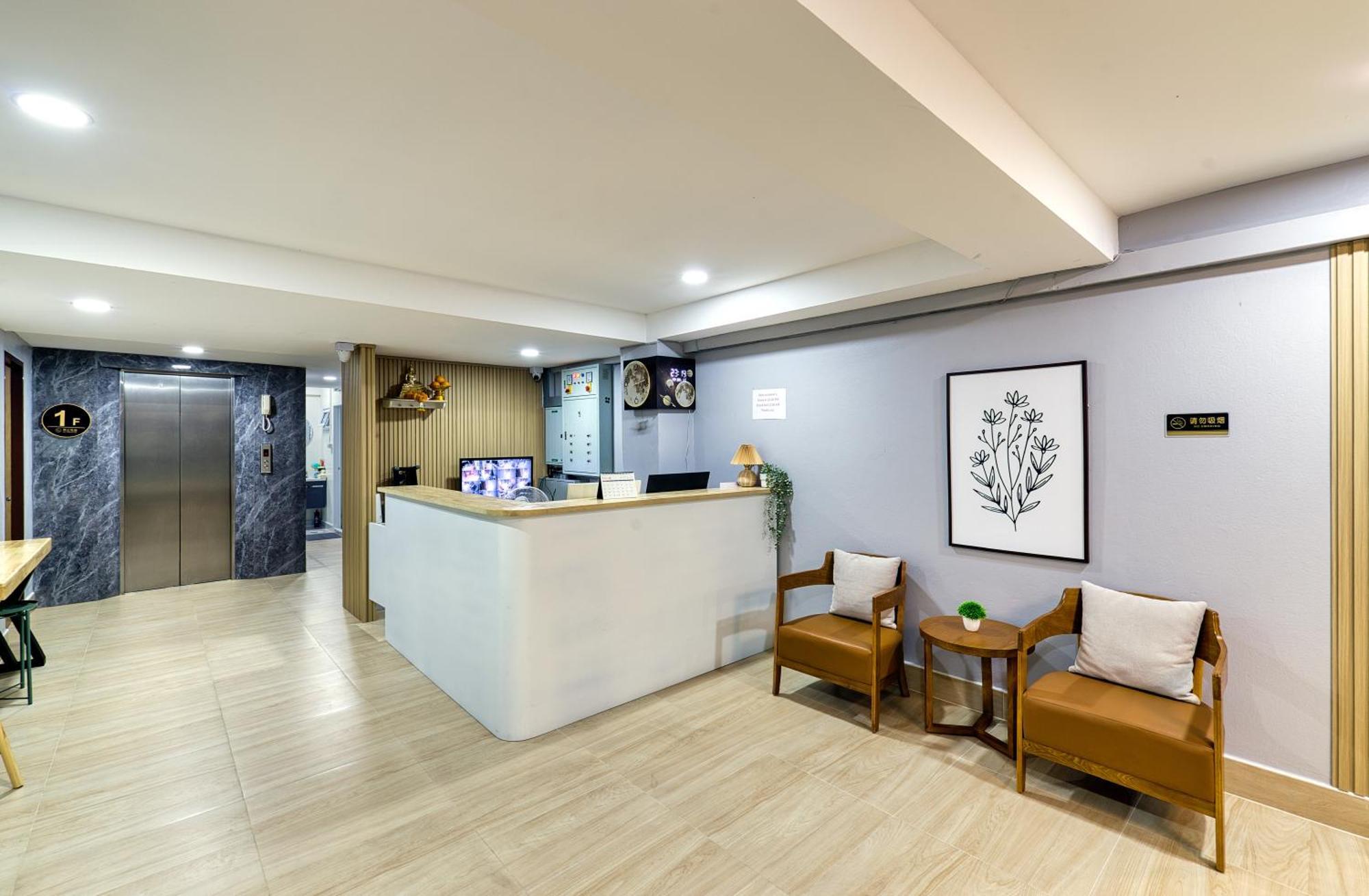 Ab House Aparthotel *