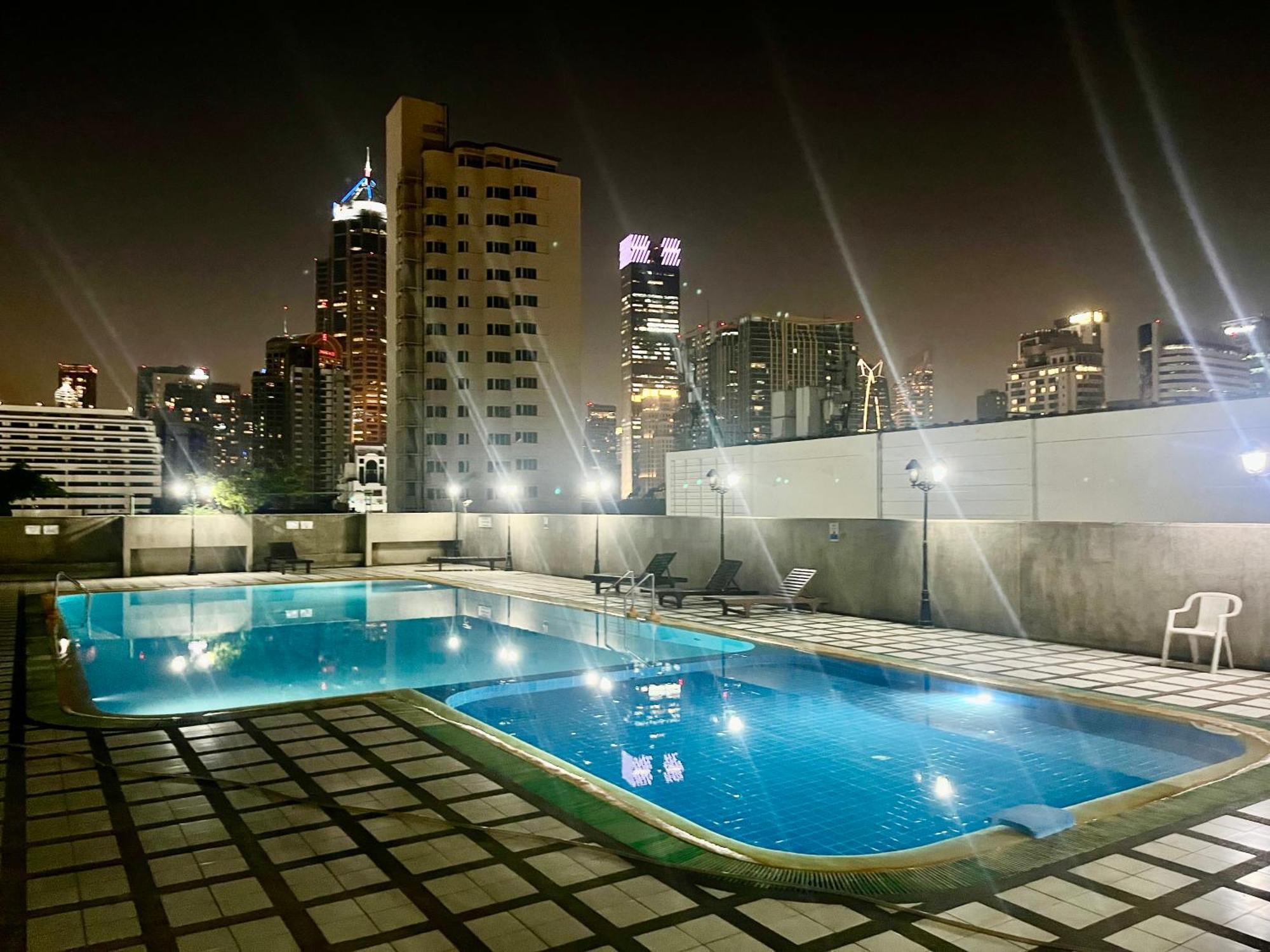 Apartment Omni Towers - Large 1 Bedroom Soi Nana Bangkok