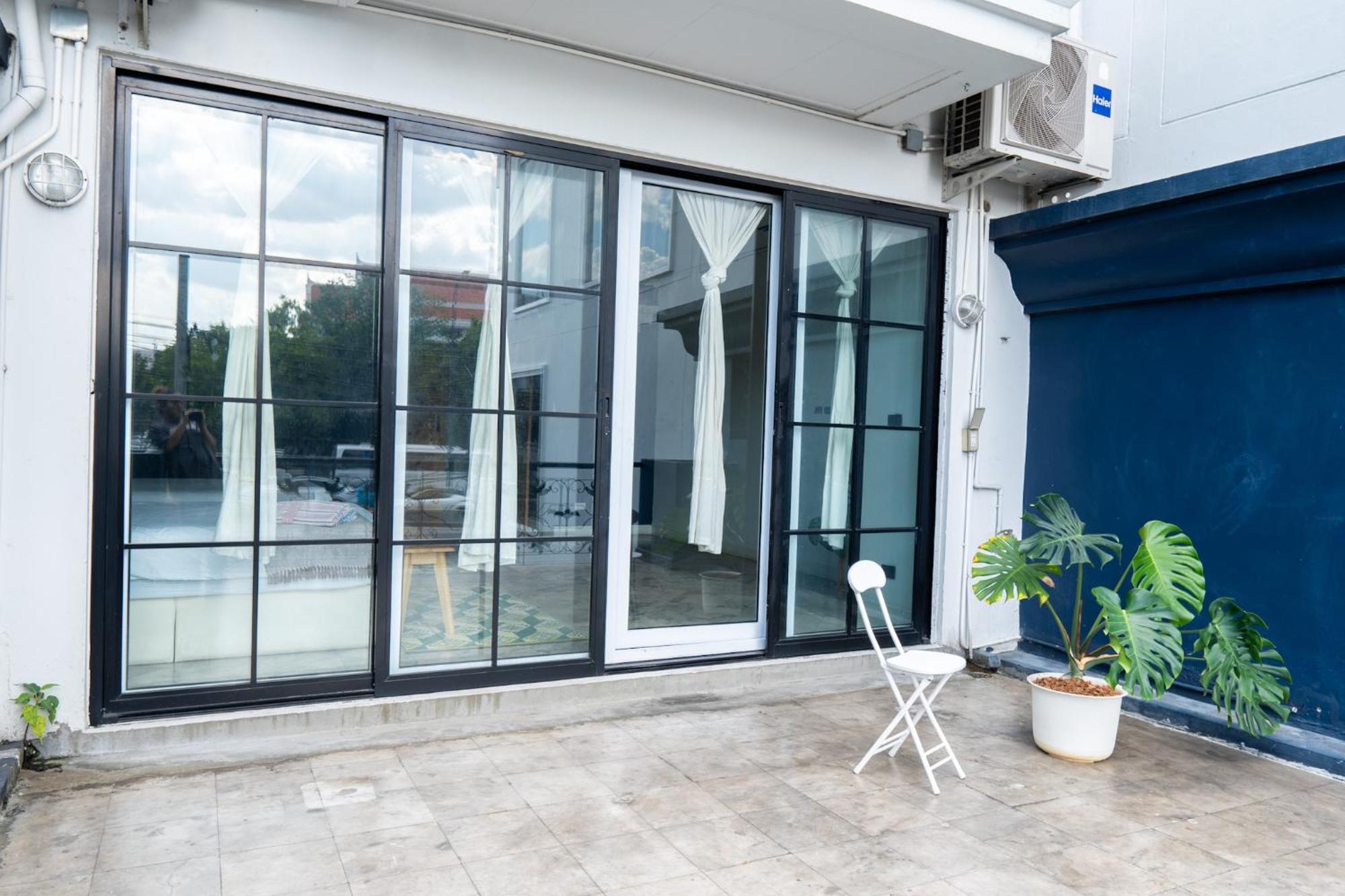 The Local Khaosan 5*