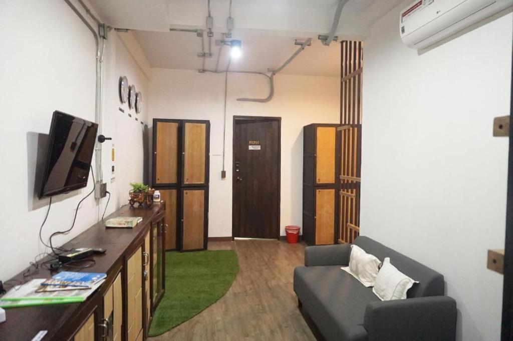 Feel Good Hostel *