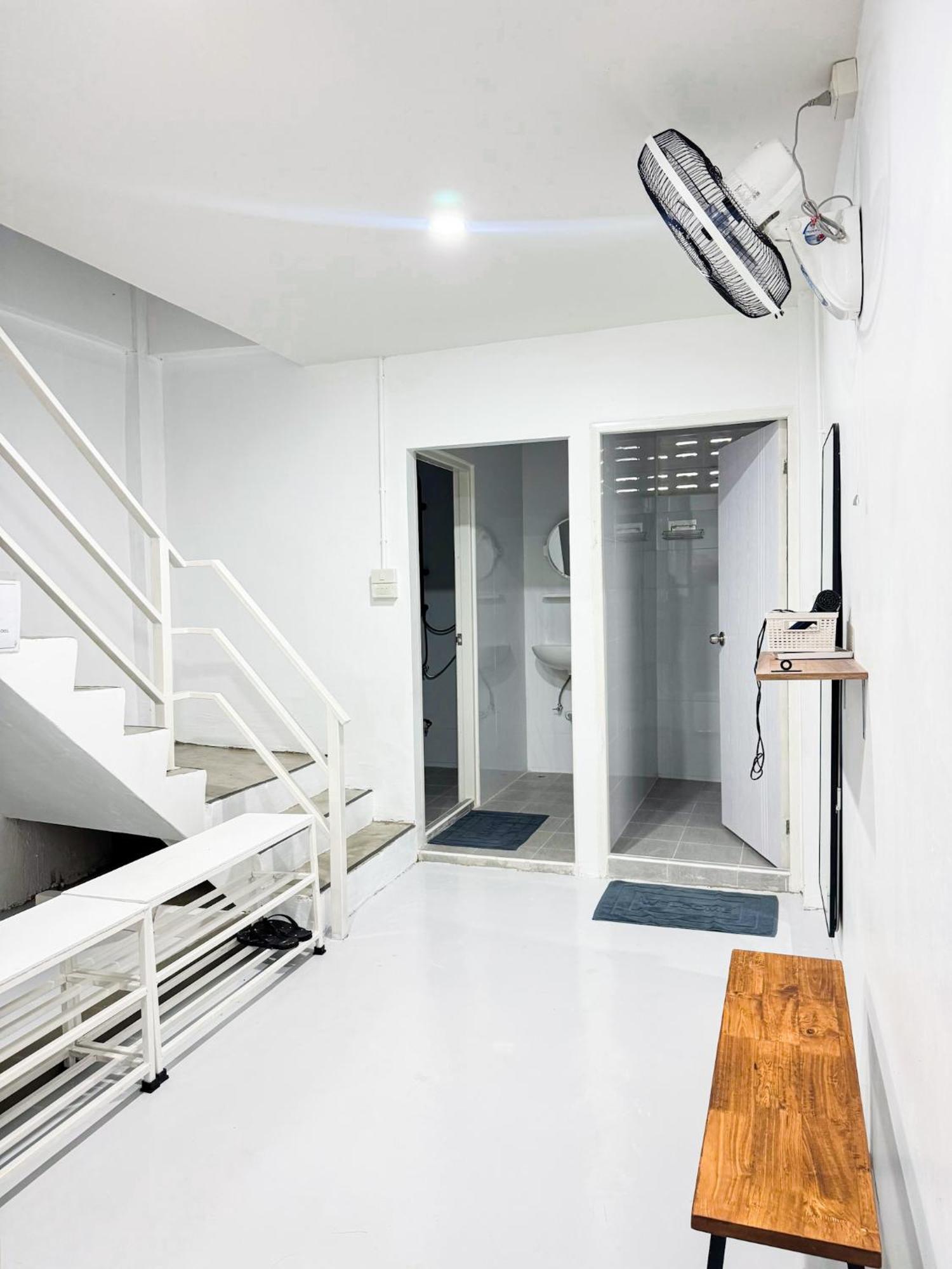 Diff Hostel