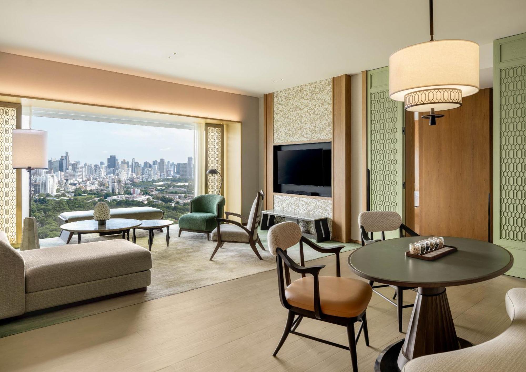 Dusit Thani Hotel