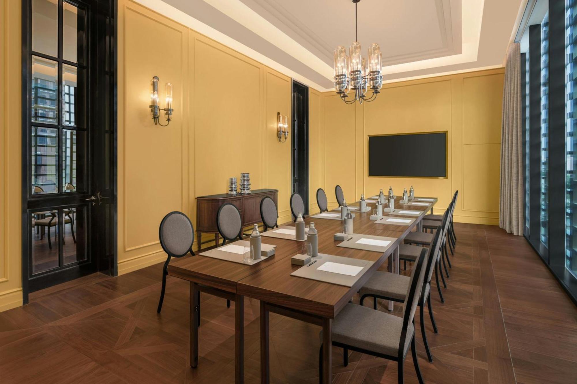 The Ritz-carlton, Hotel Bangkok