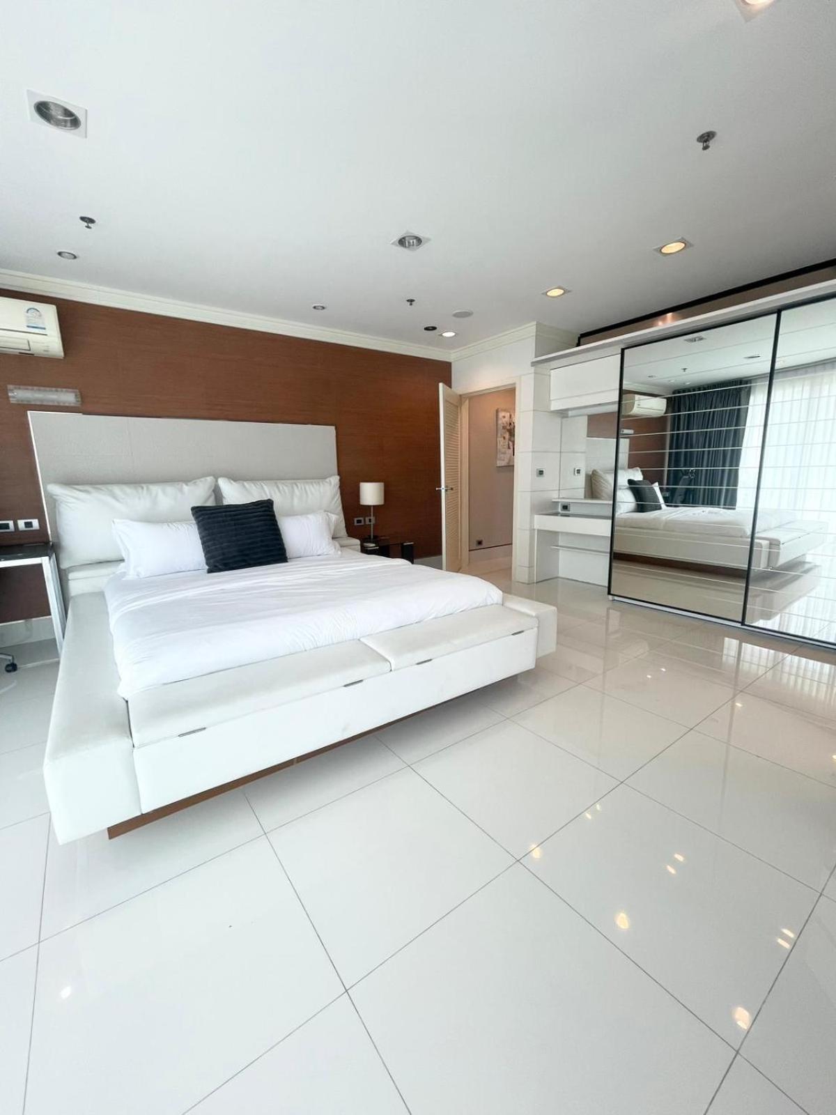 Apartamento Extremely Spacious Cool Asoke Sleeps 8 250sqm *