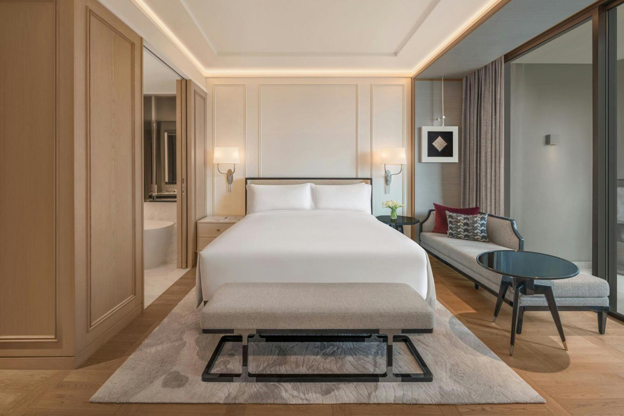 The Ritz-carlton, Hotel 5*