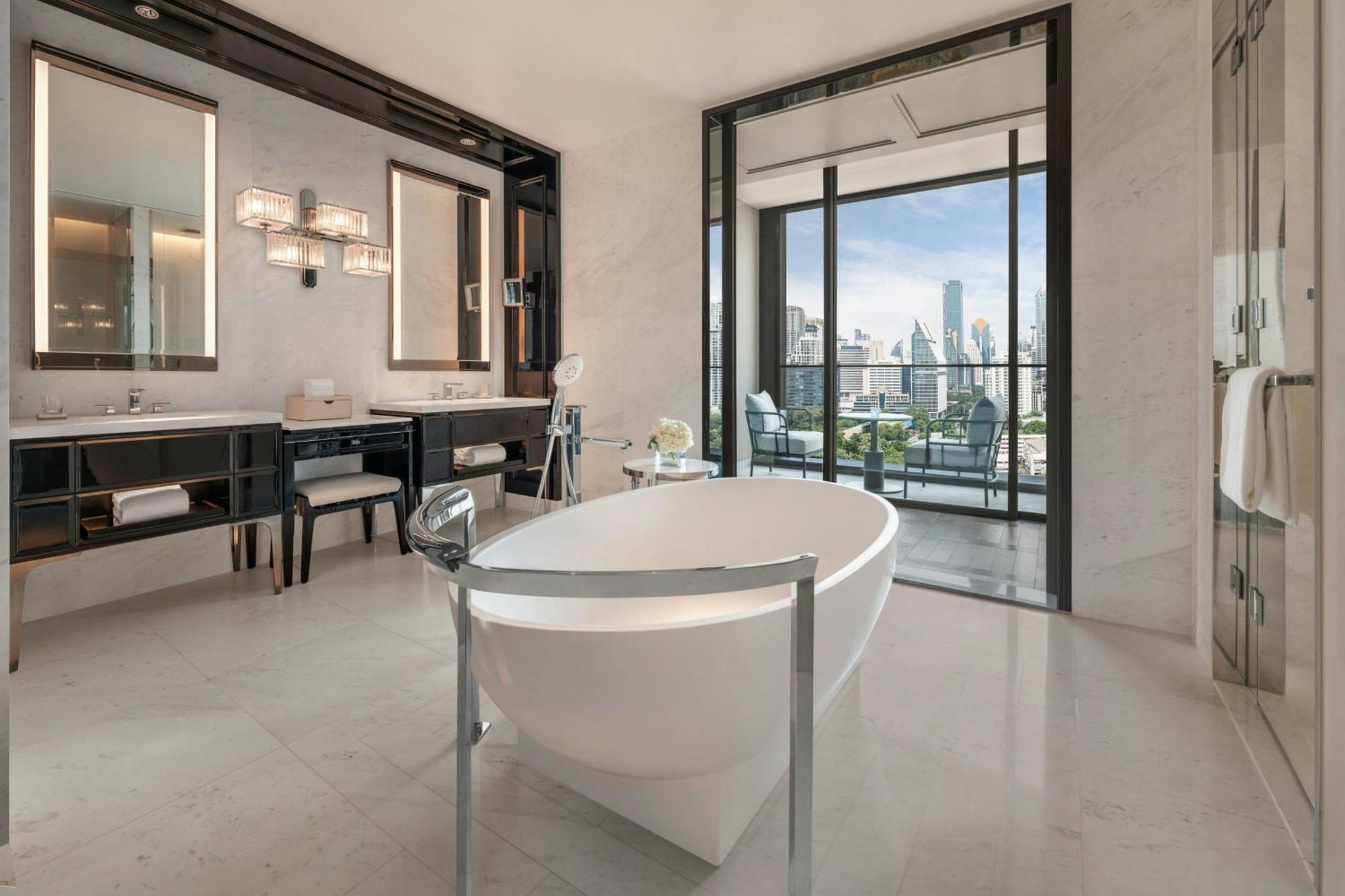 The Ritz-carlton, Hotel 5*