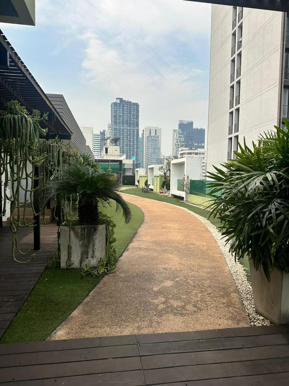 Spacious Sukhumvit Near Emquartier