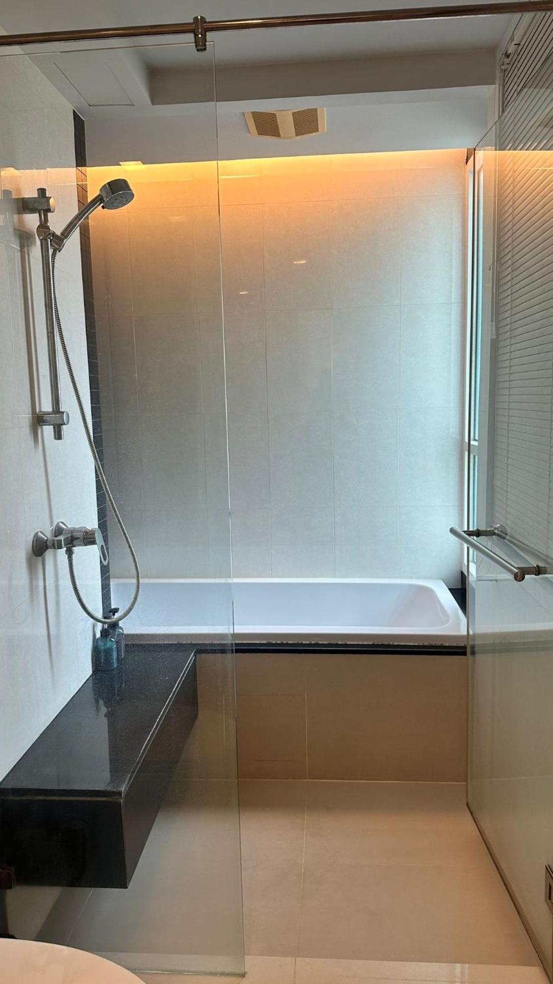 Spacious Sukhumvit Near Emquartier Apartment