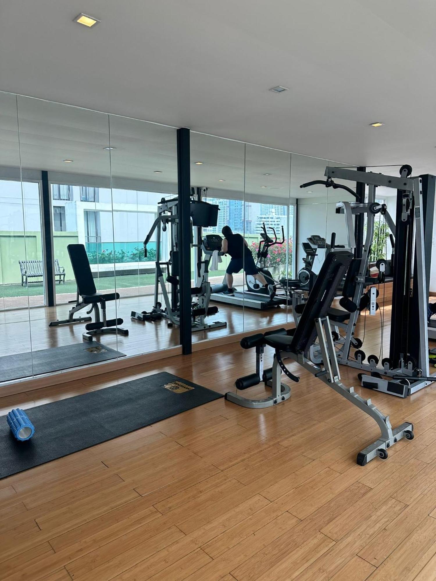 Spacious Sukhumvit Near Emquartier Bangkok