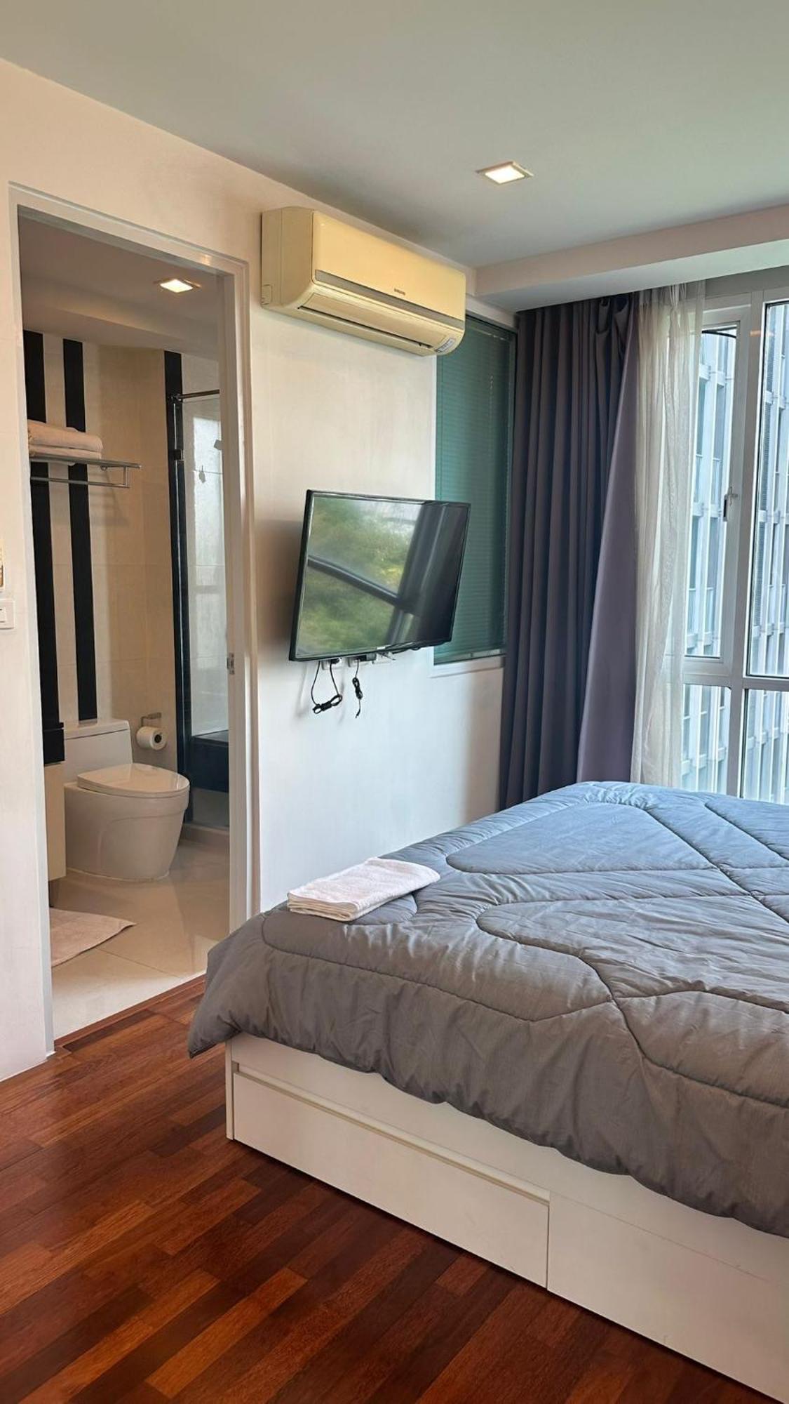 Spacious Sukhumvit Near Emquartier Apartment Bangkok