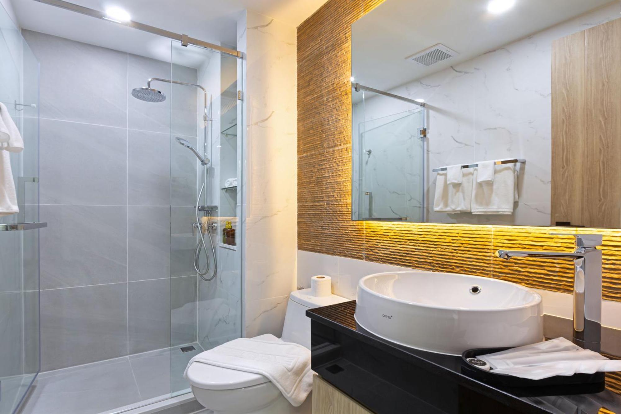 Aquila 4*