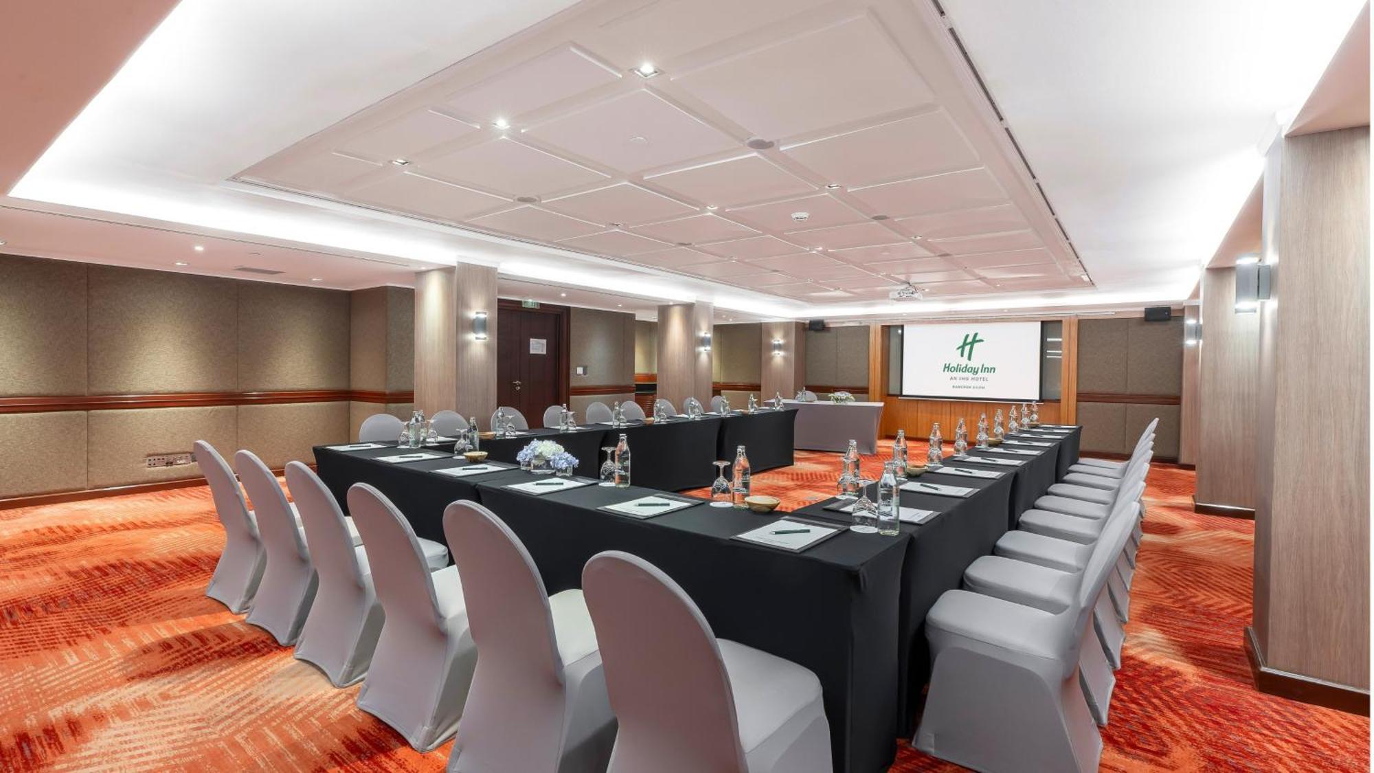 Hotel Holiday Silom By Ihg Bangkok