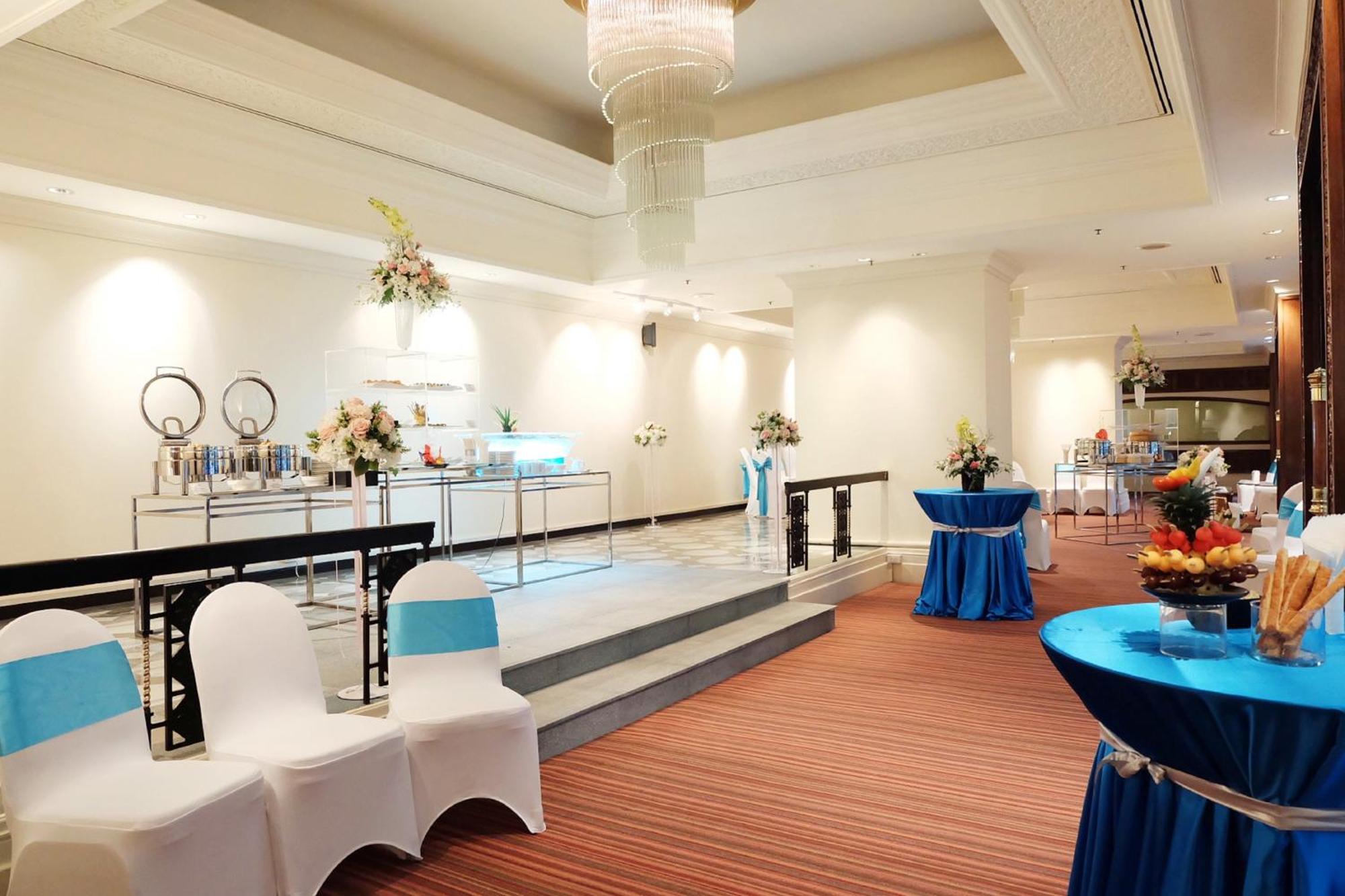 Holiday Silom By Ihg Hotel Bangkok