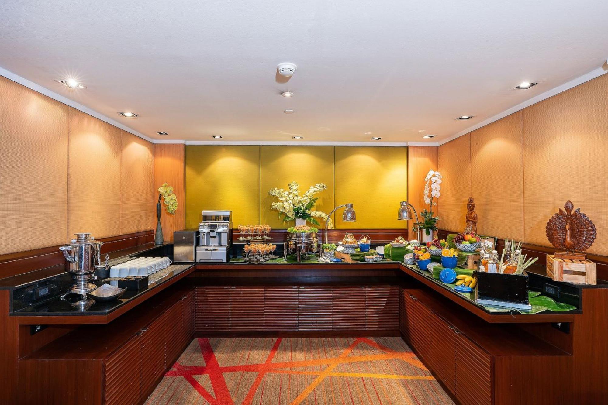 Holiday Silom By Ihg Hotel 4*