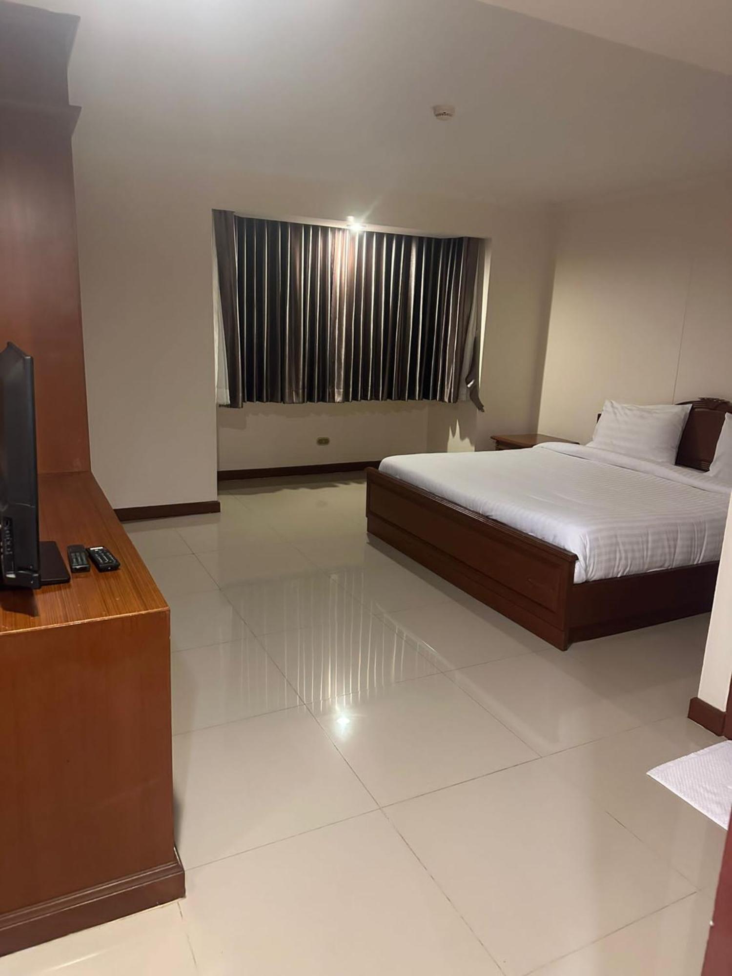 Apartment Direct At Omni Complex, Nana Bangkok