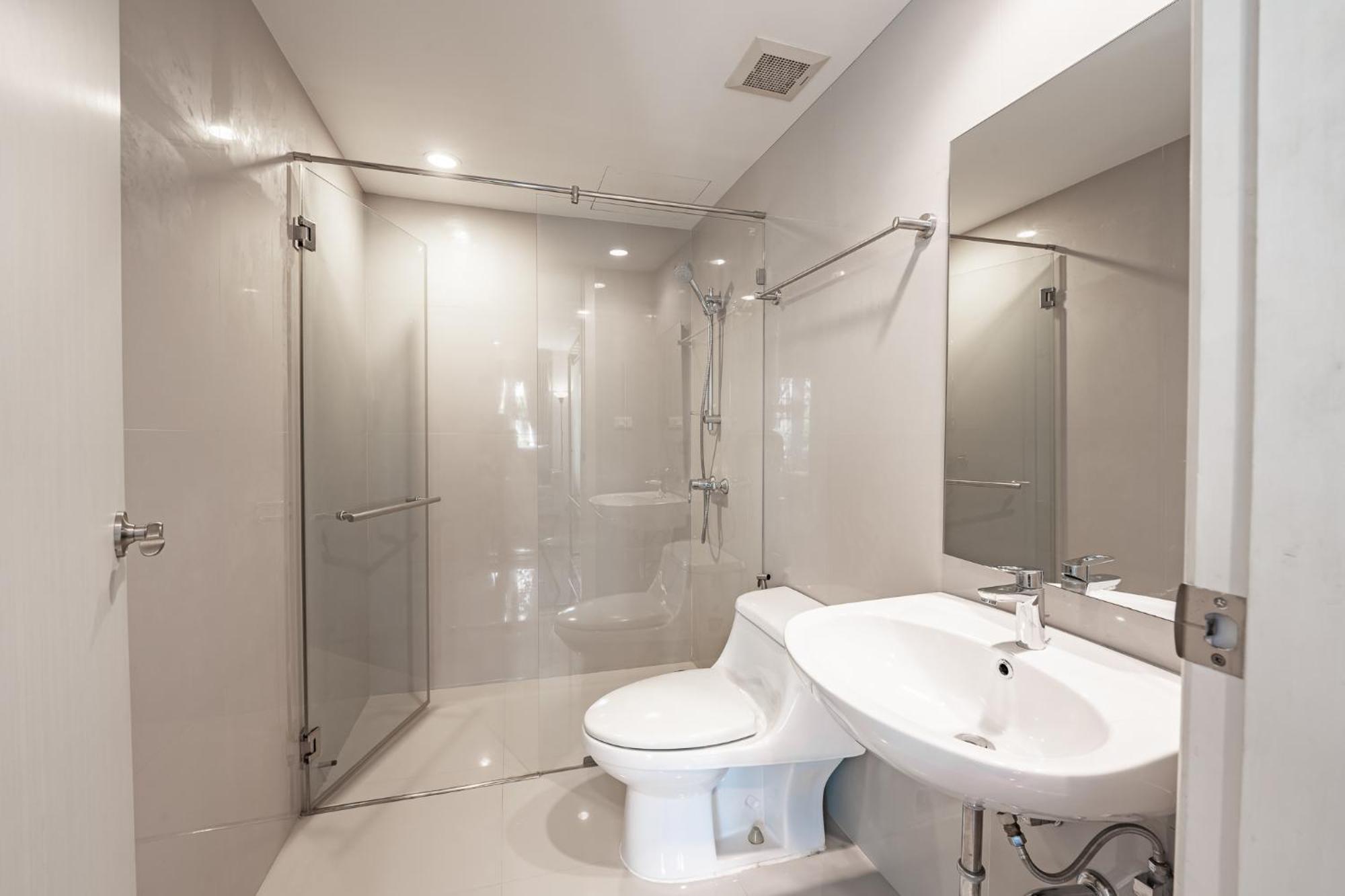 3 Bedroom Spacious In Downtown Near Mrt Bts Asok Station Holiday home *