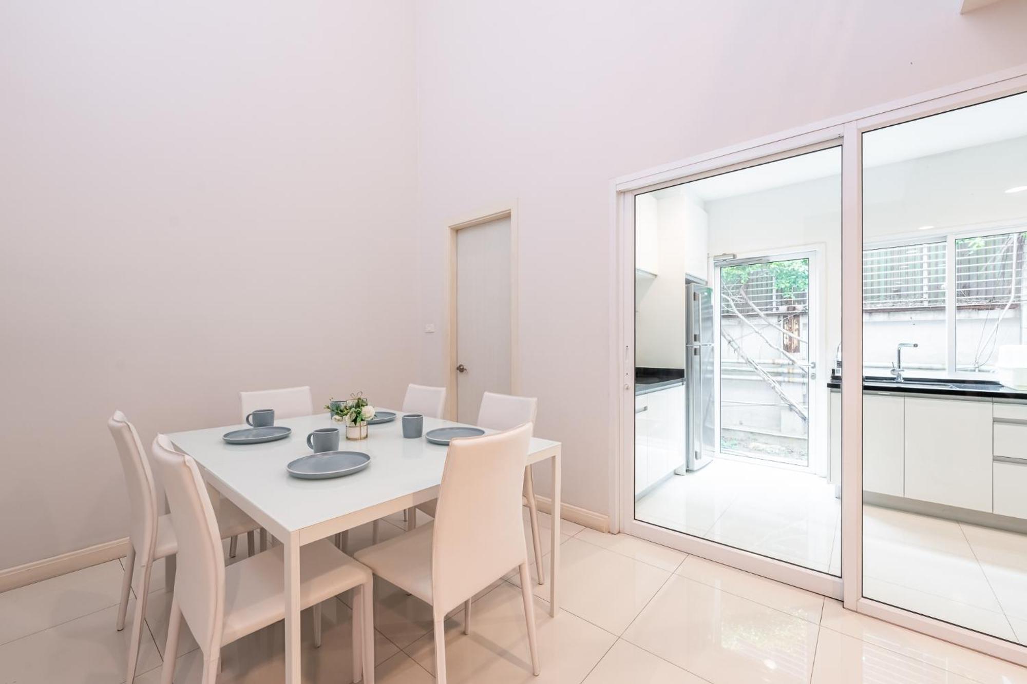 Holiday home 3 Bedroom Spacious In Downtown Near Mrt Bts Asok Station