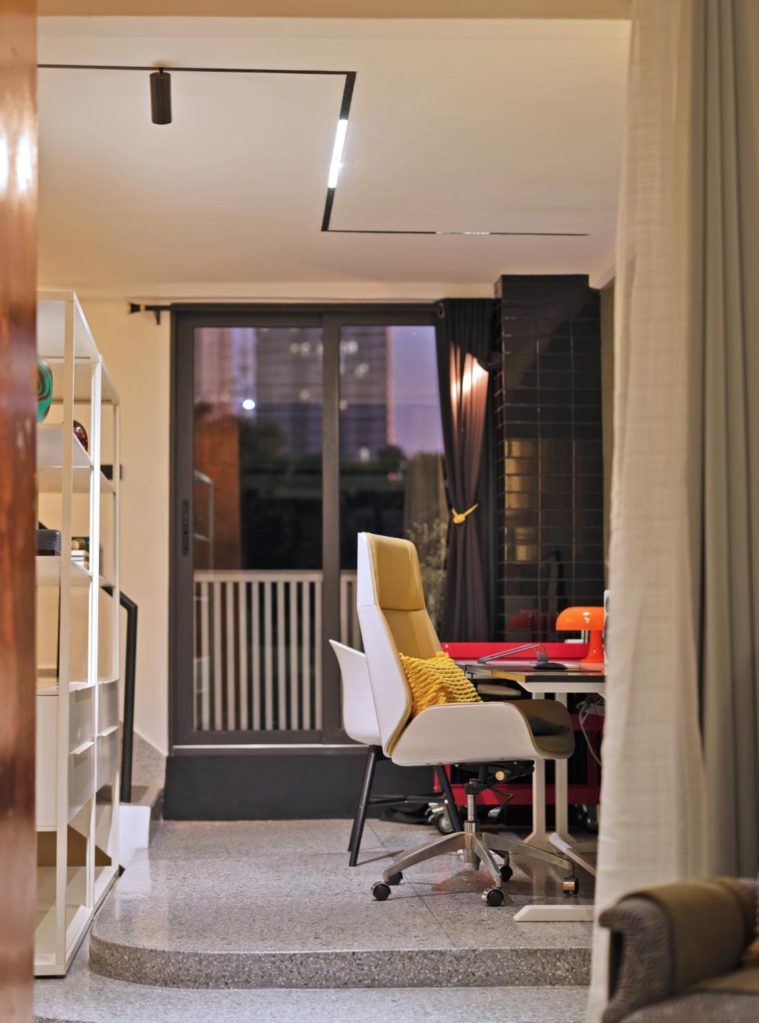 Siri Designer 3-storey Townhouse With Garden And Luxury Amenities Holiday home Bangkok
