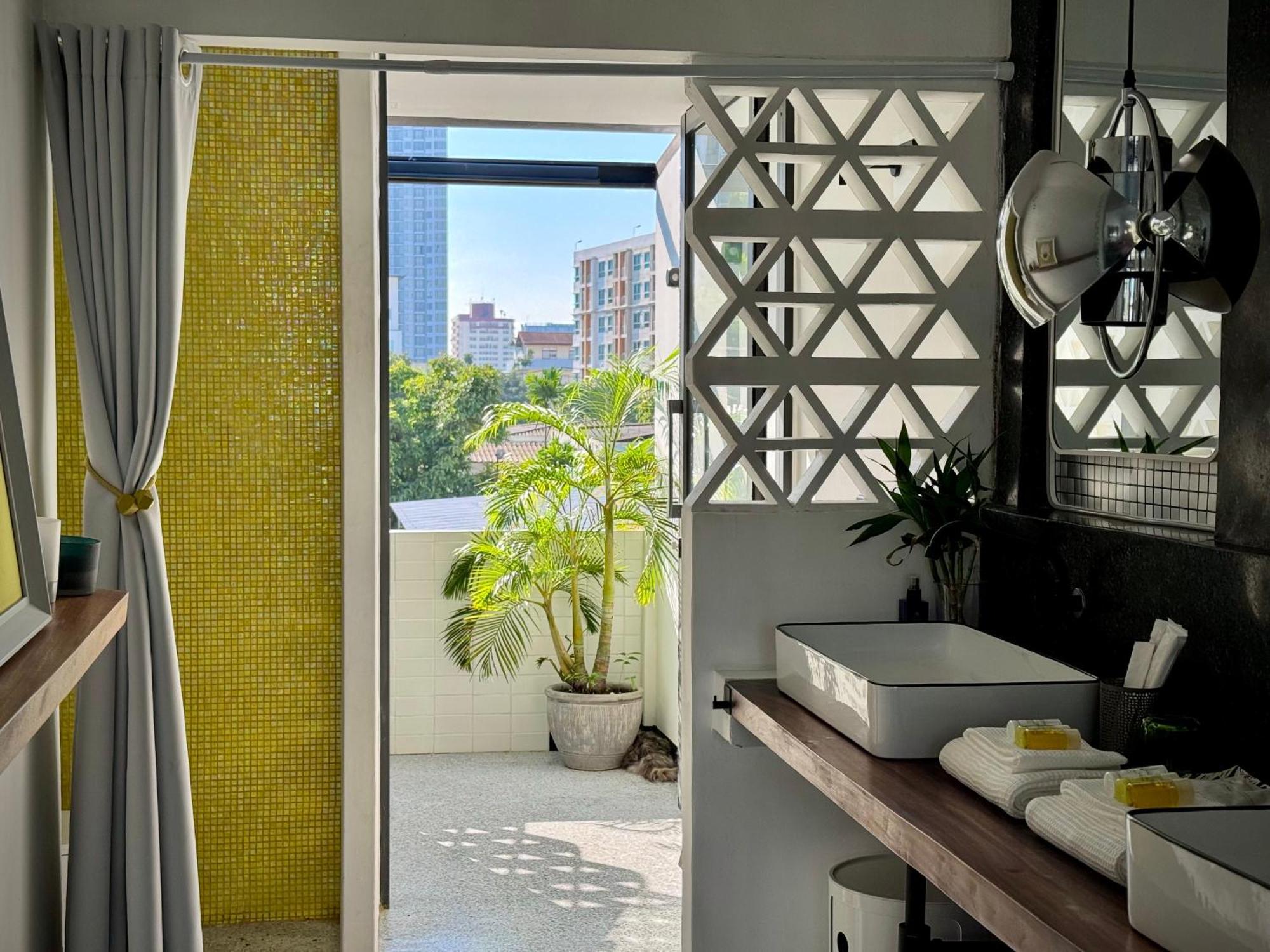Siri Designer 3-storey Townhouse With Garden And Luxury Amenities *