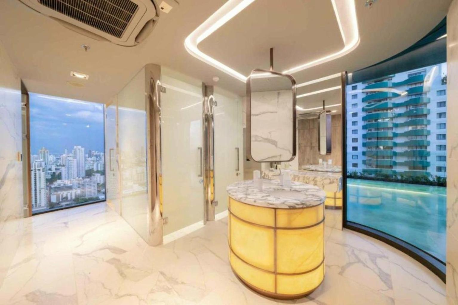 Sukhumvit Terminal 21 Asoke Super Luxury Designer 65 Sqm Pangsapuri Bangkok