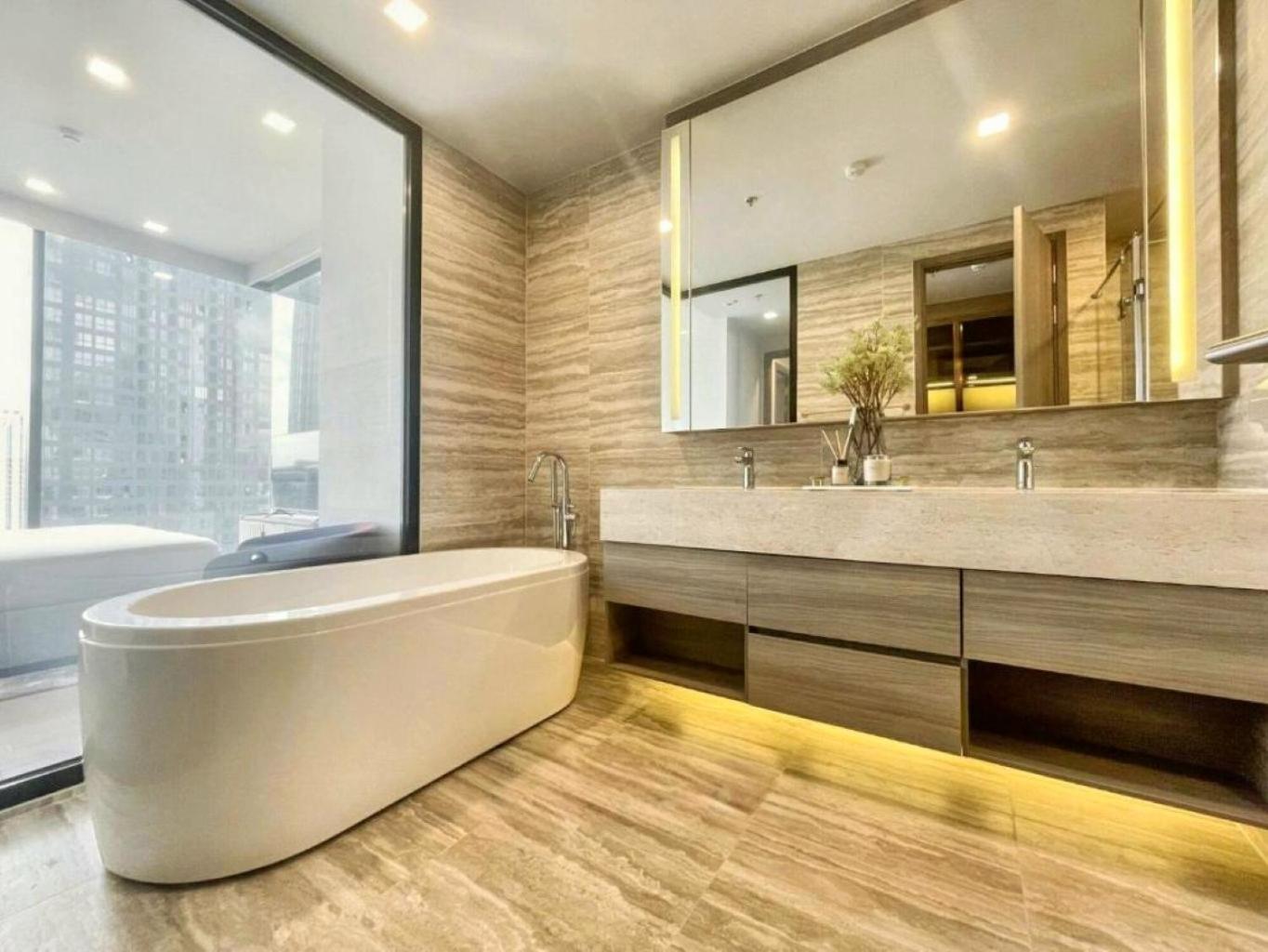 Sukhumvit Terminal 21 Asoke Super Luxury Designer 65 Sqm *