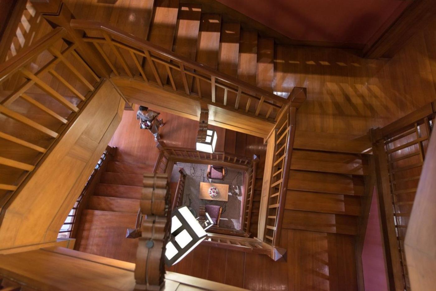 Mandarin Oriental, Hotel