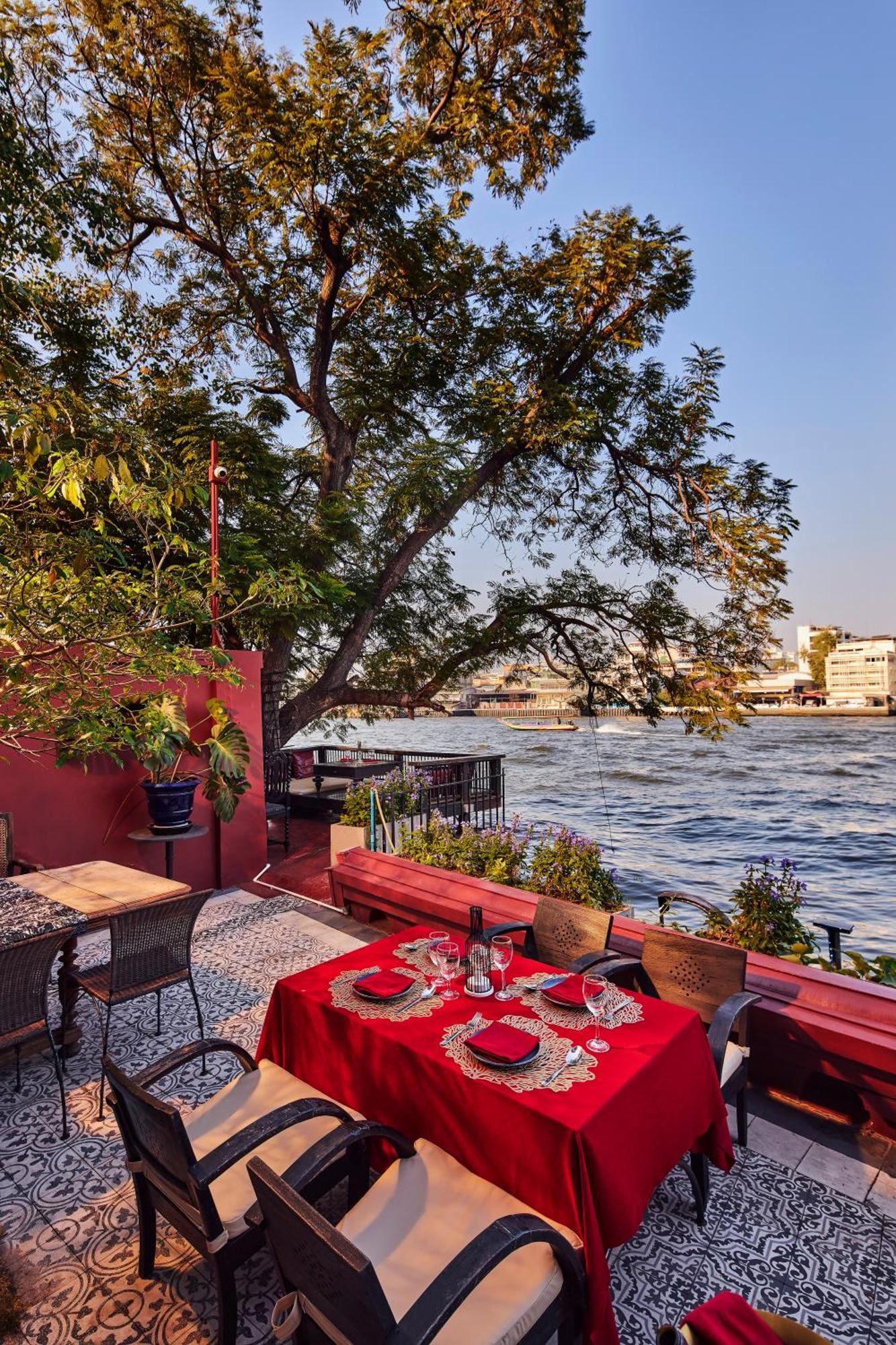 Amdaeng Riverside Hotel 4*