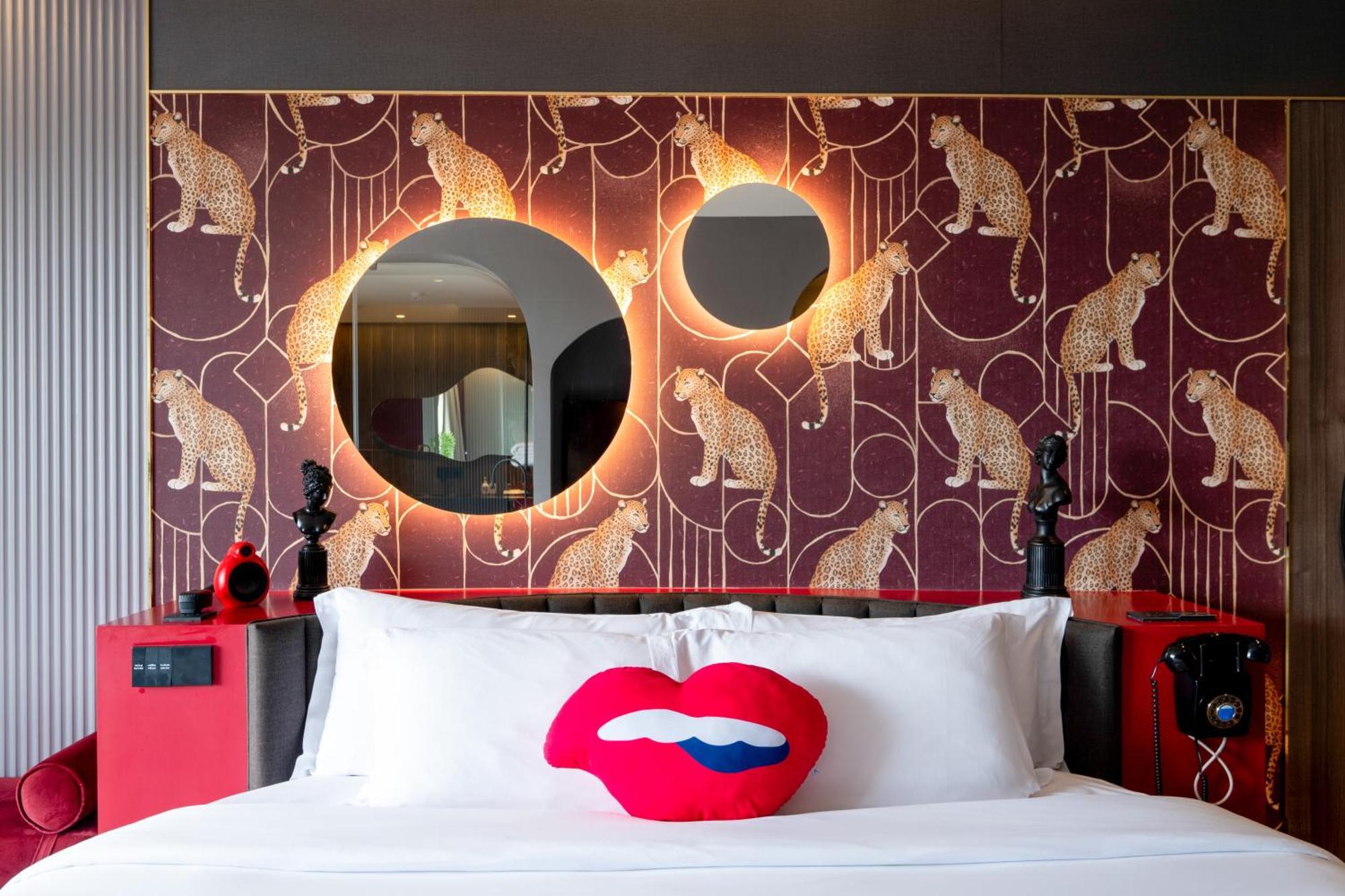 The Fig Lobby Hotel