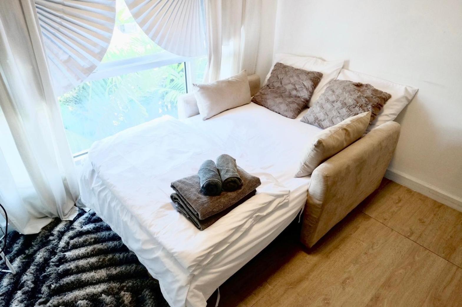 7min Bkk Airport - Free Pick Up - Malls Nearby Apartment