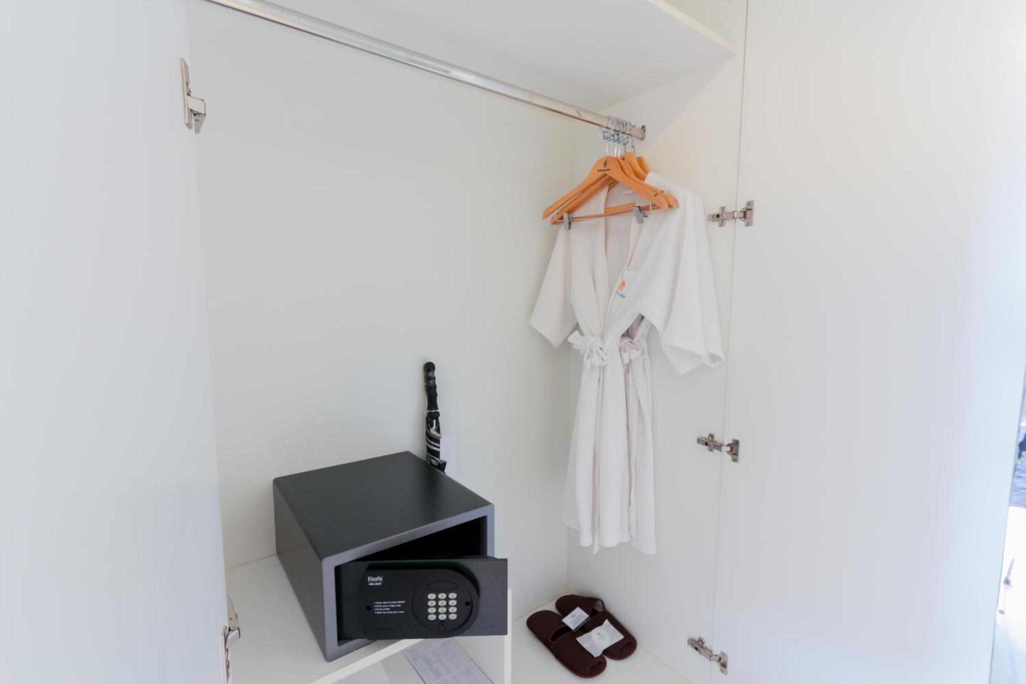 Mandarin Managed By Centre Point Hotel 4*