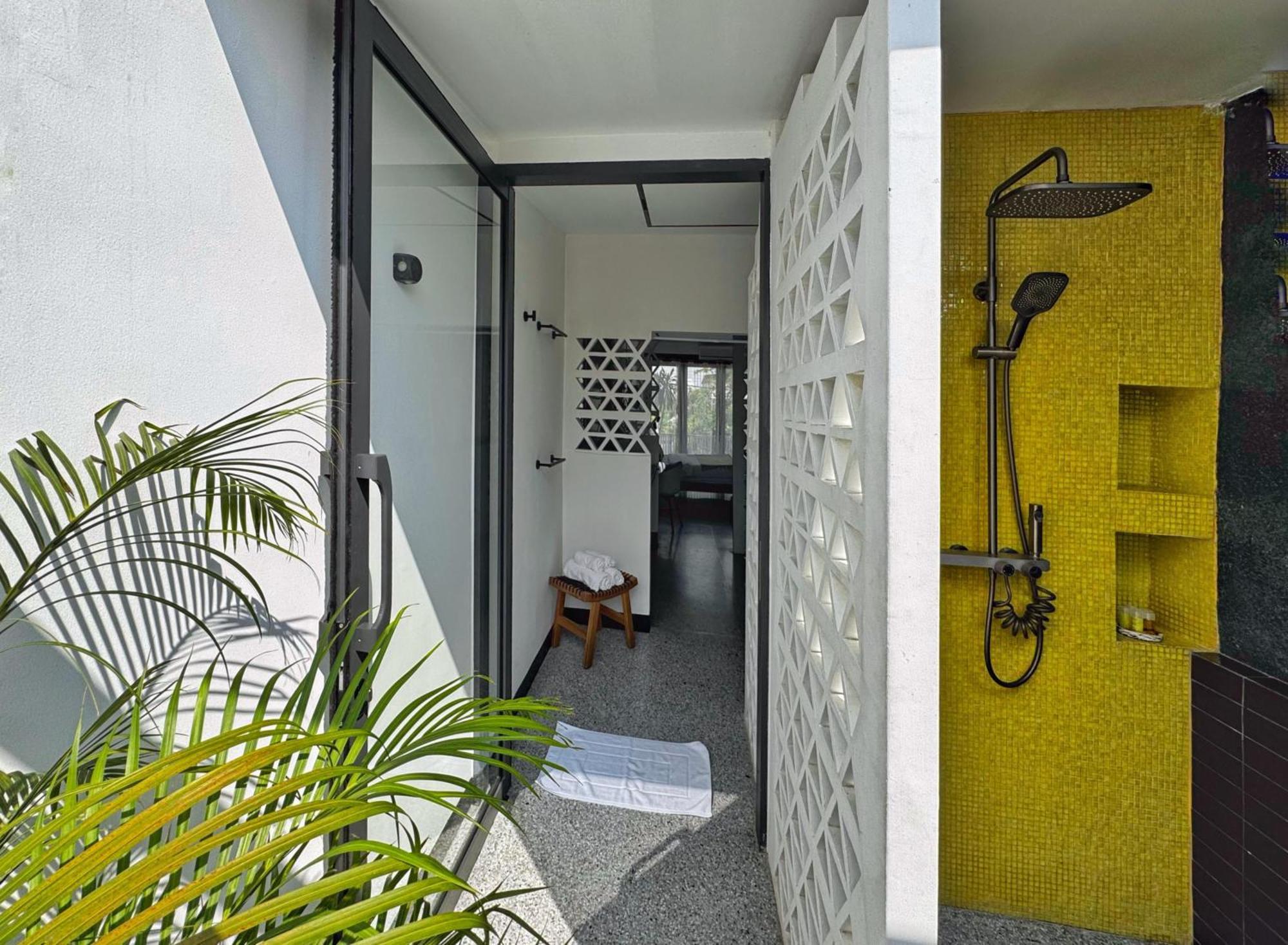 Siri Designer 3-storey Townhouse With Garden And Luxury Amenities Bangkok