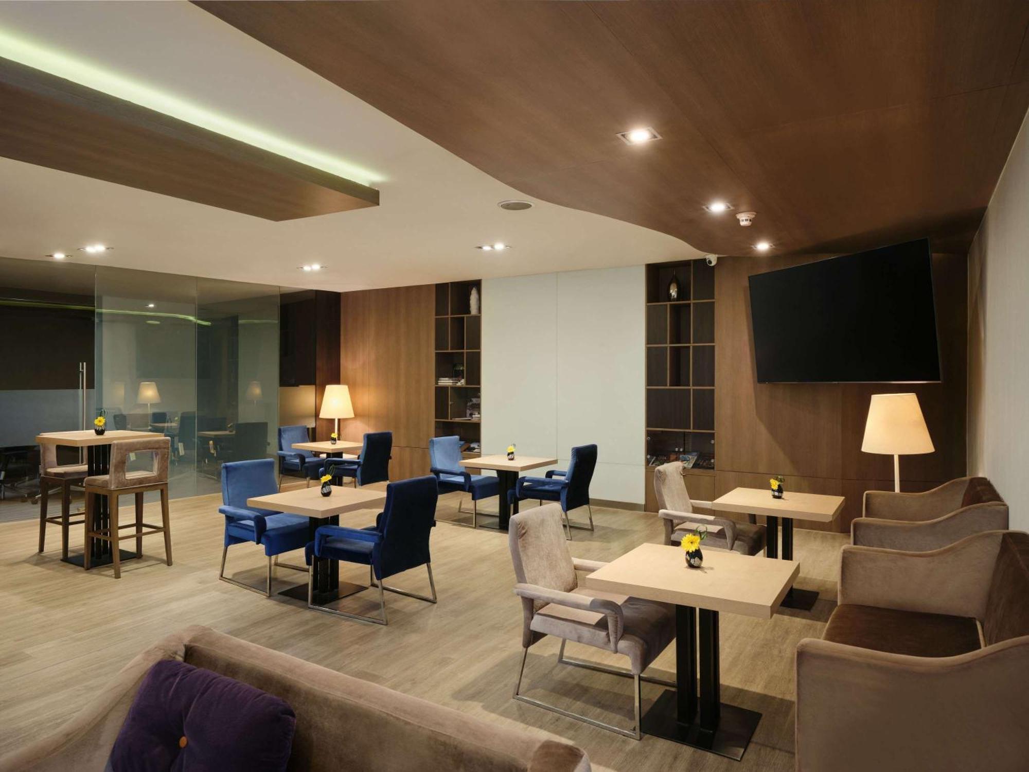 Novotel On Siam Square Hotel 4*