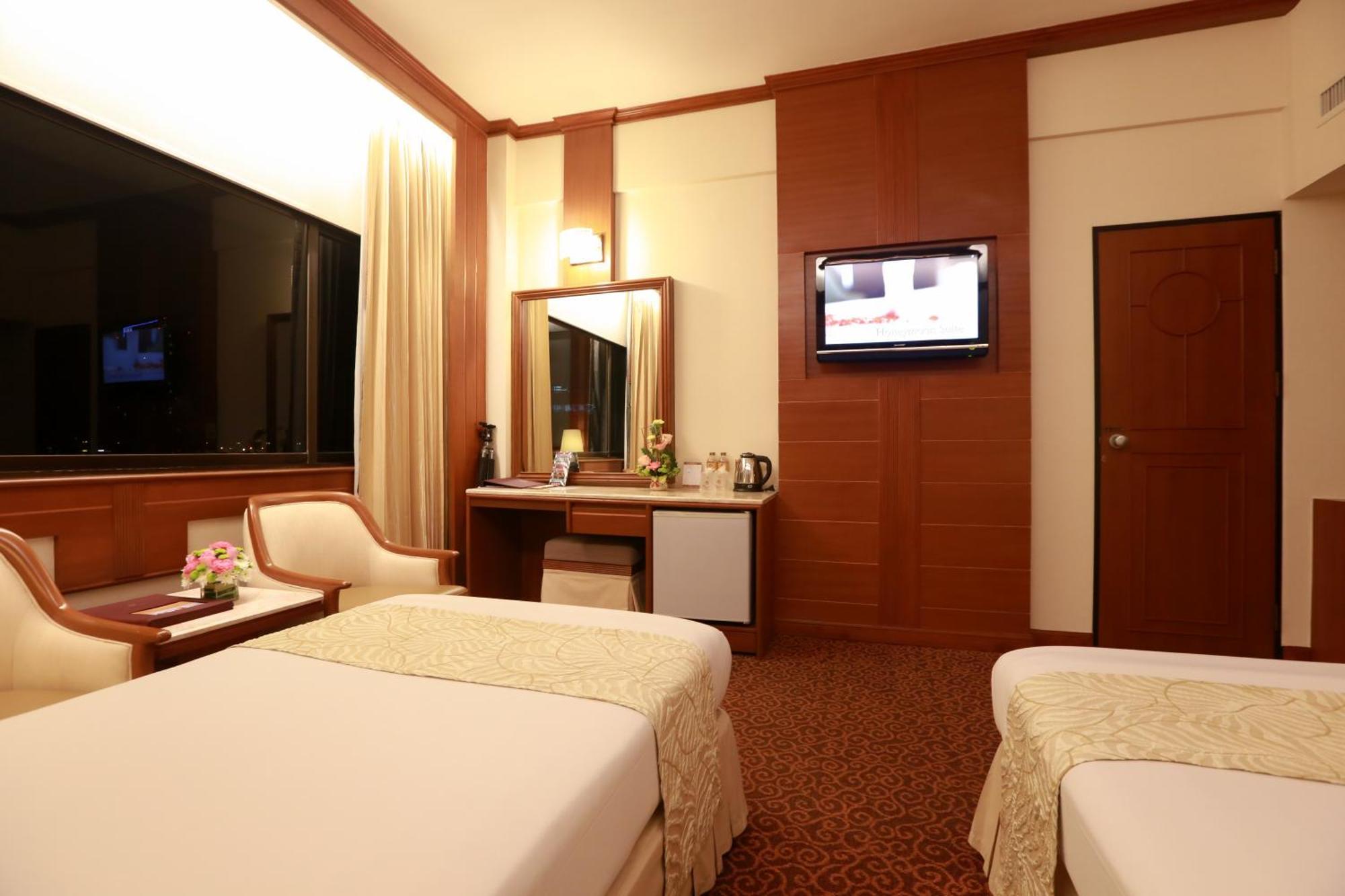 Asia Hotel Bangkok 4*