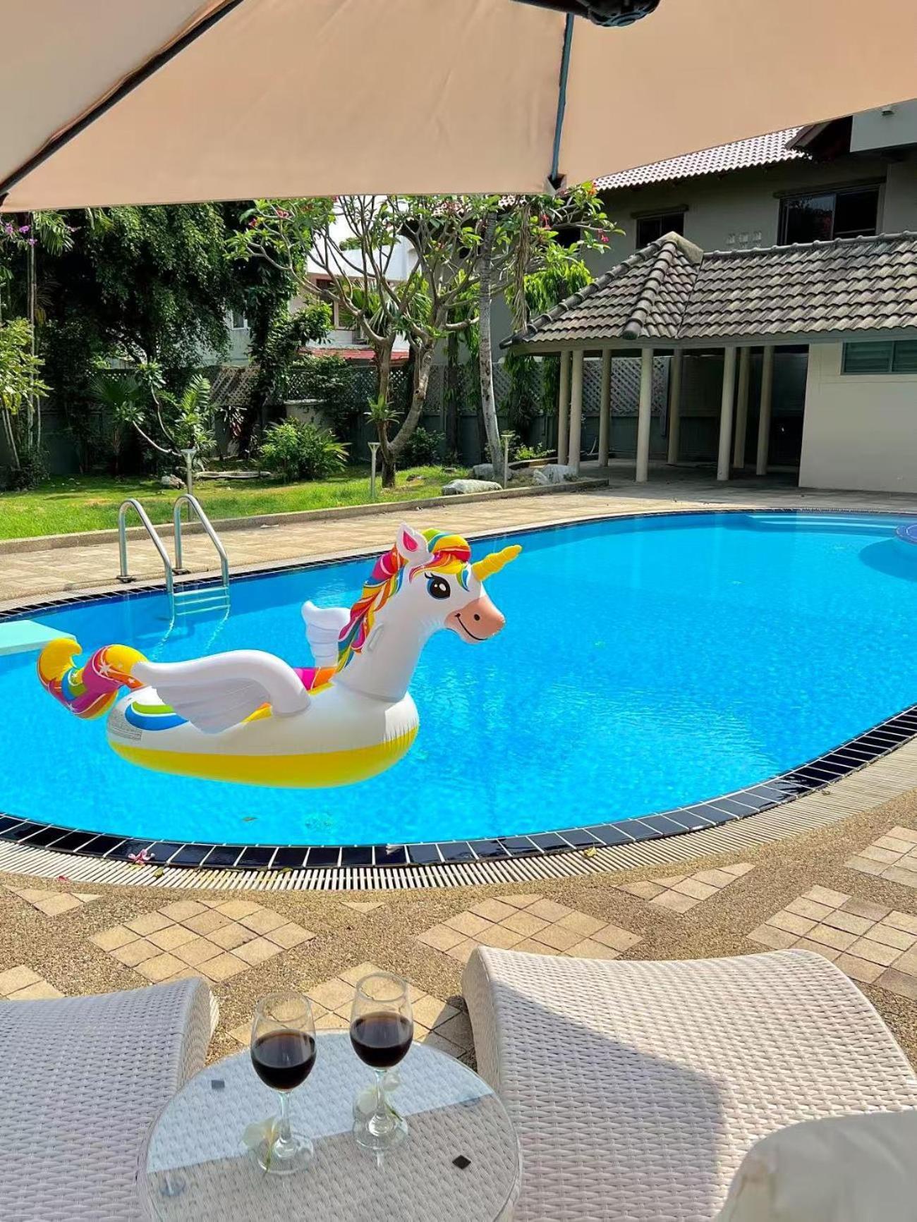 Deluxe Pool 5 Punnawithi Bts Villa