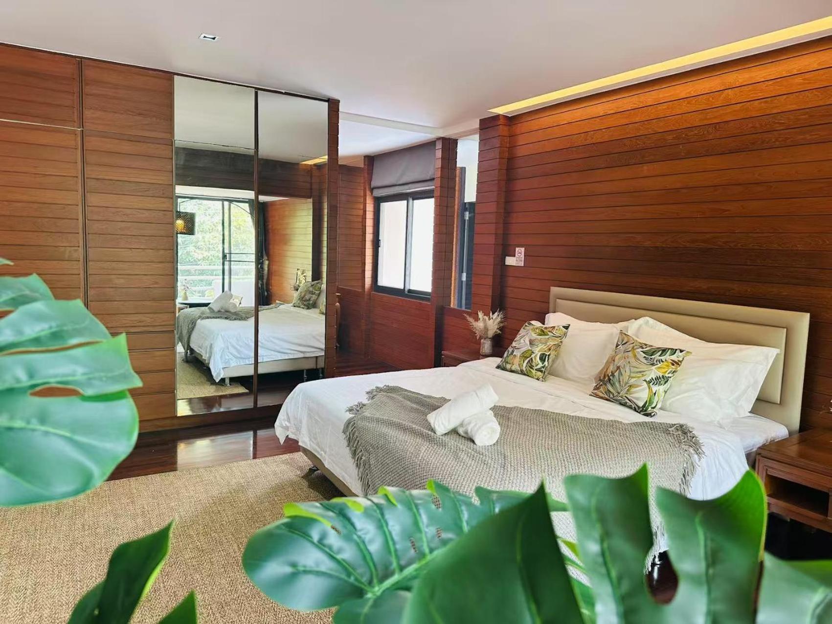 Deluxe Pool 5 Punnawithi Bts Bangkok
