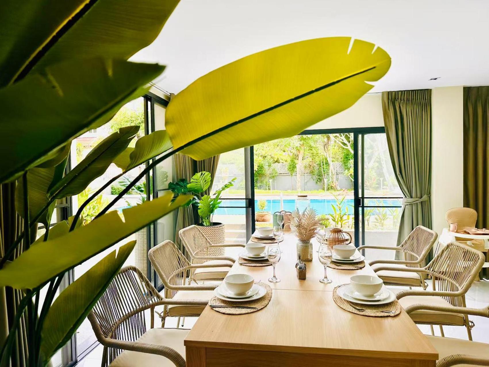 Villa Deluxe Pool 5 Punnawithi Bts *