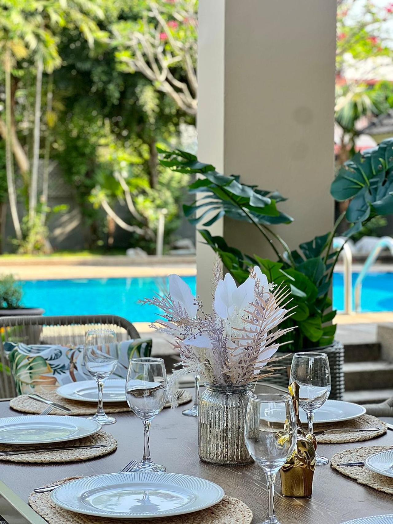 Deluxe Pool 5 Punnawithi Bts Villa Bangkok