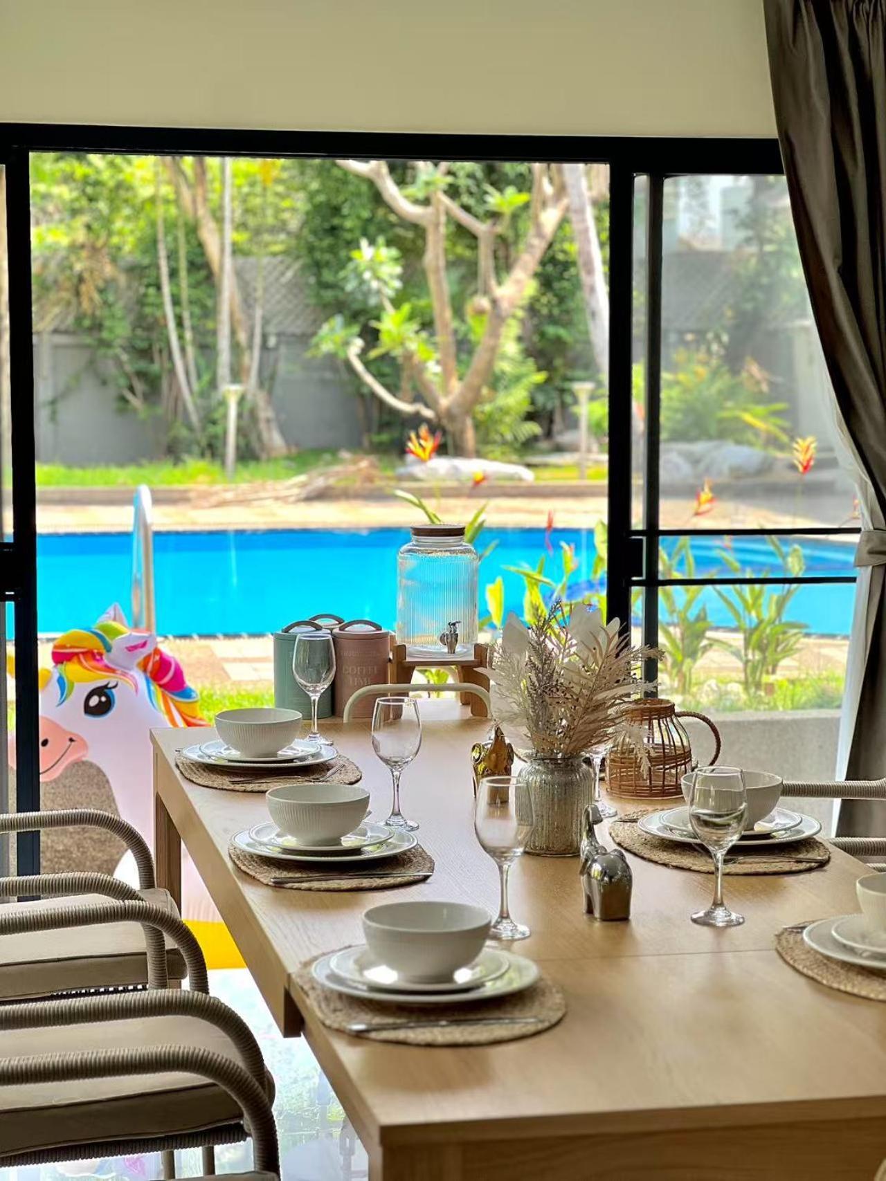 Villa Deluxe Pool 5 Punnawithi Bts Bangkok