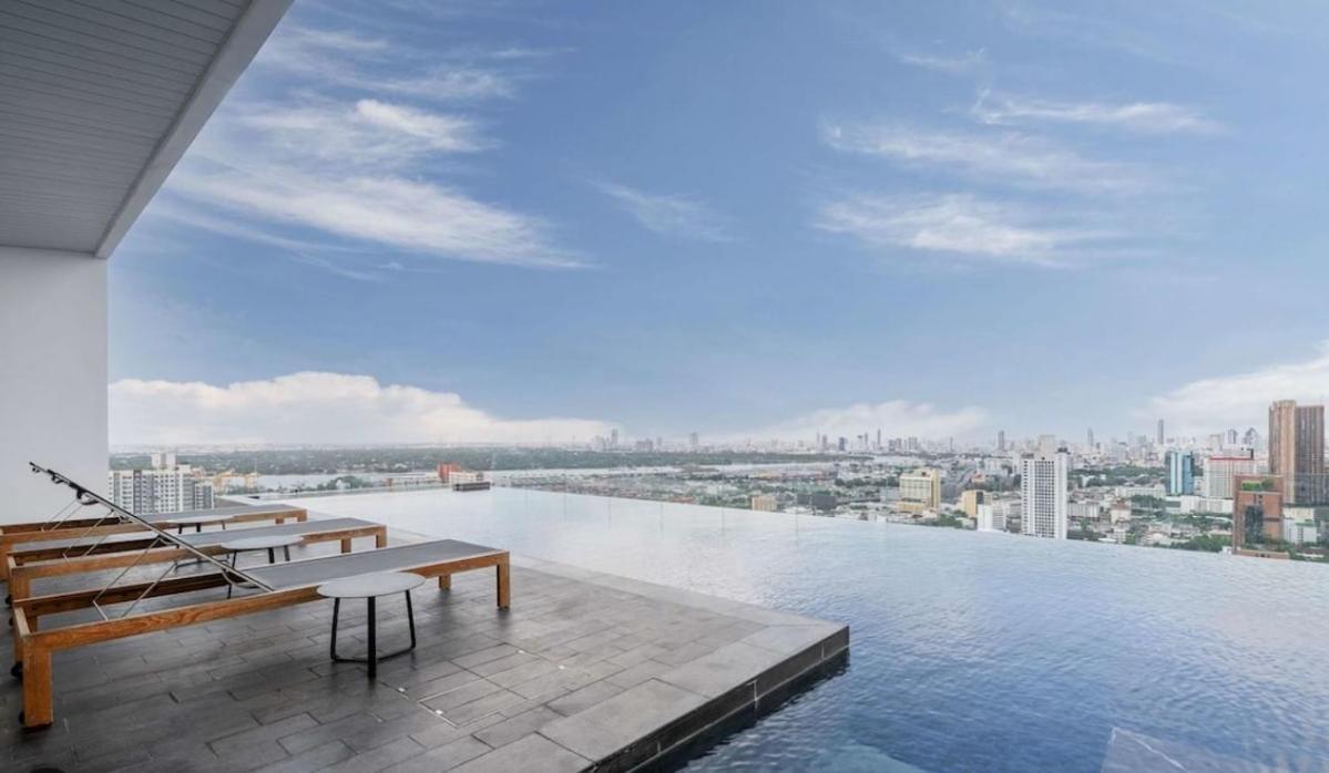 Luxury Ekkamai With Sky Infinity Pool Bangkok
