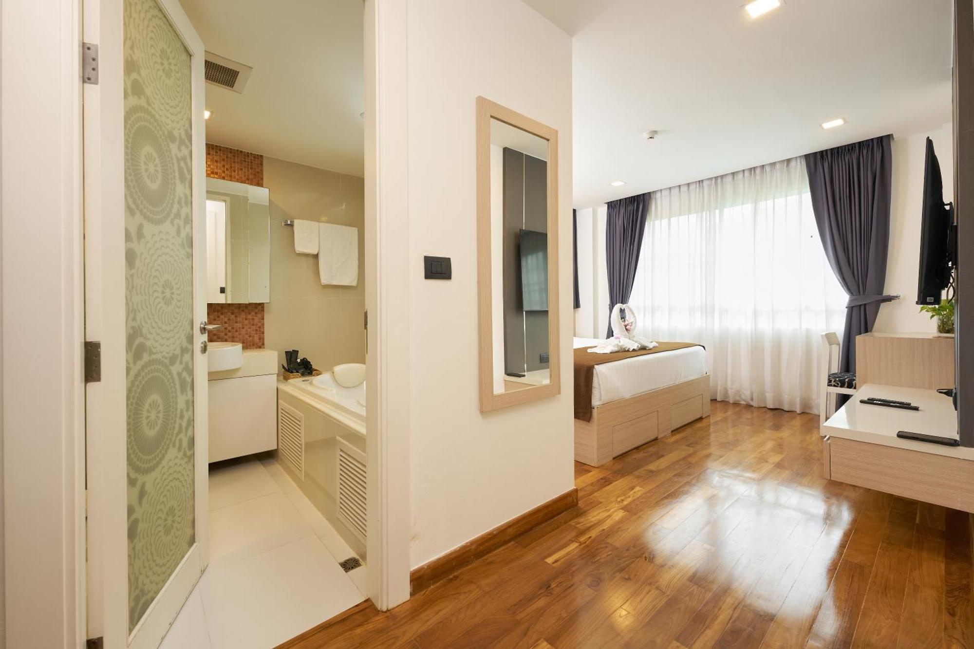 Shine Sukhumvit Thonglor Aparthotel