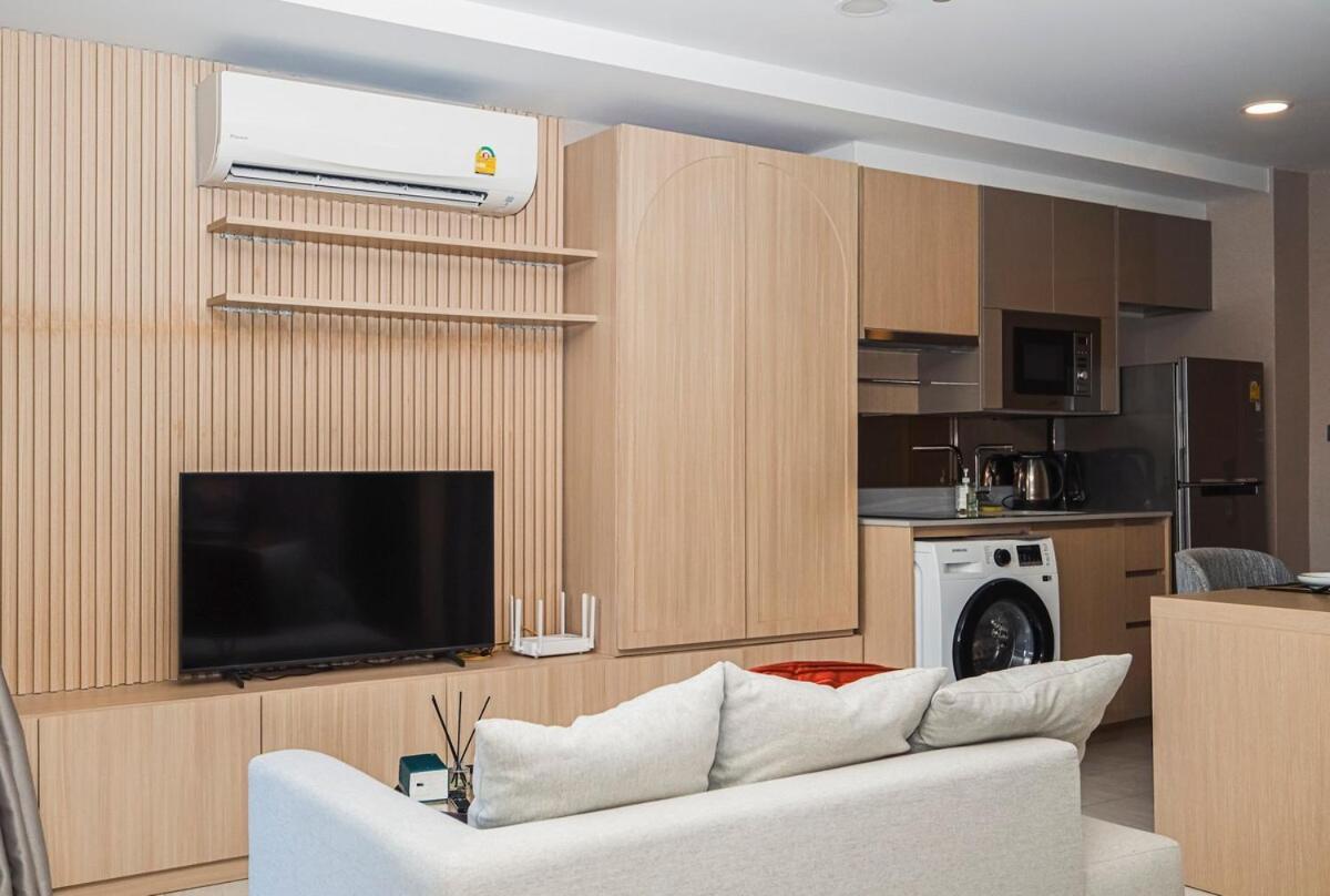 Apartment Luxury Furnished Rare Amenities *