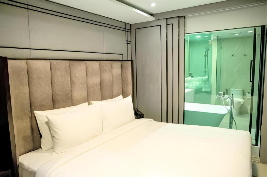 First Pride Hotel 3*