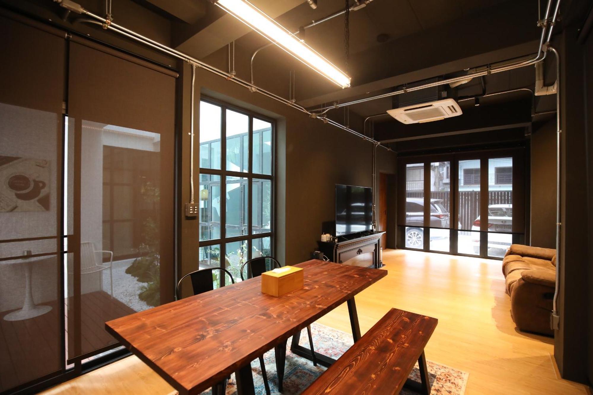 Casa de férias Chic Ekkamai Escape Near Bts, Dining & Nightlife