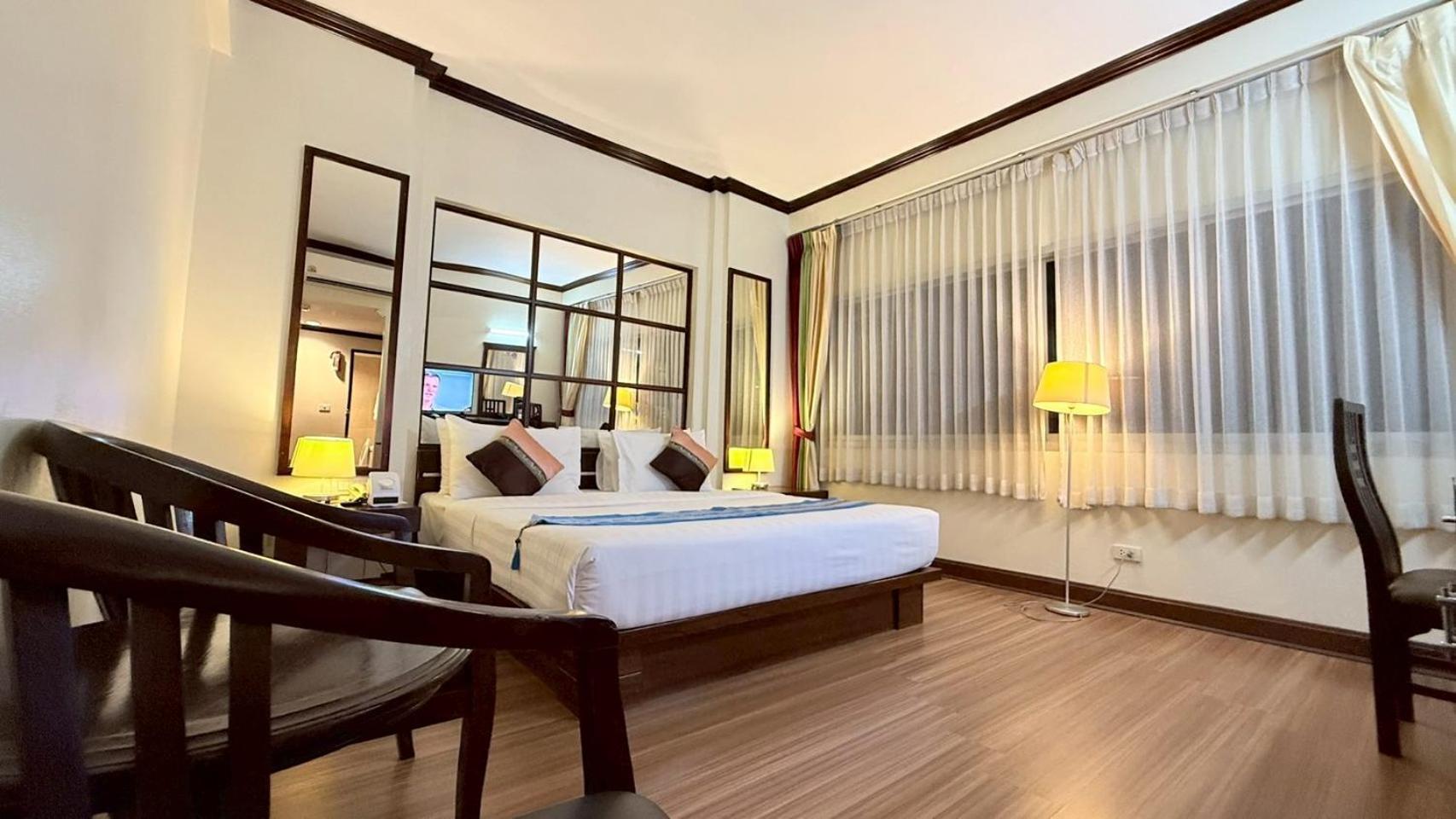Grand Business Bangkok