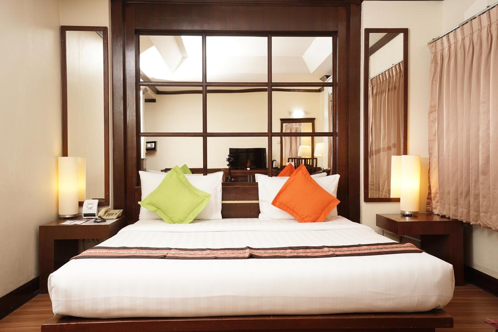 Grand Business Hotel