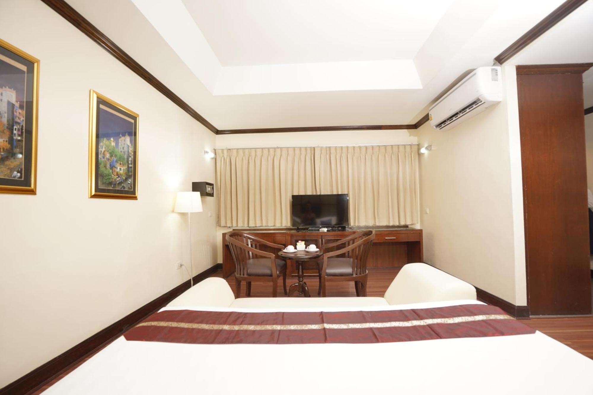 Hotel Grand Business
